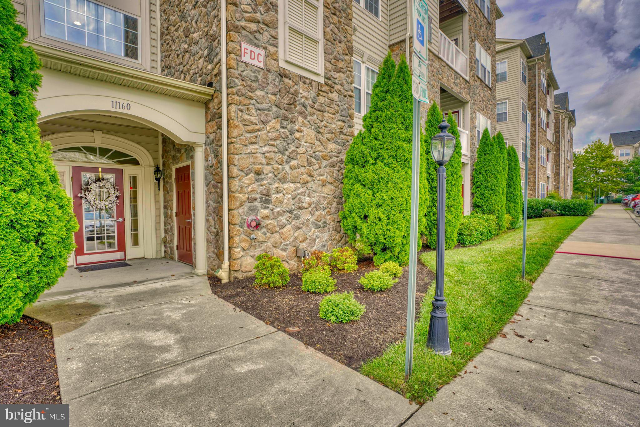 COURTYARDS AT WAVERLY WOODS EAST - Residential