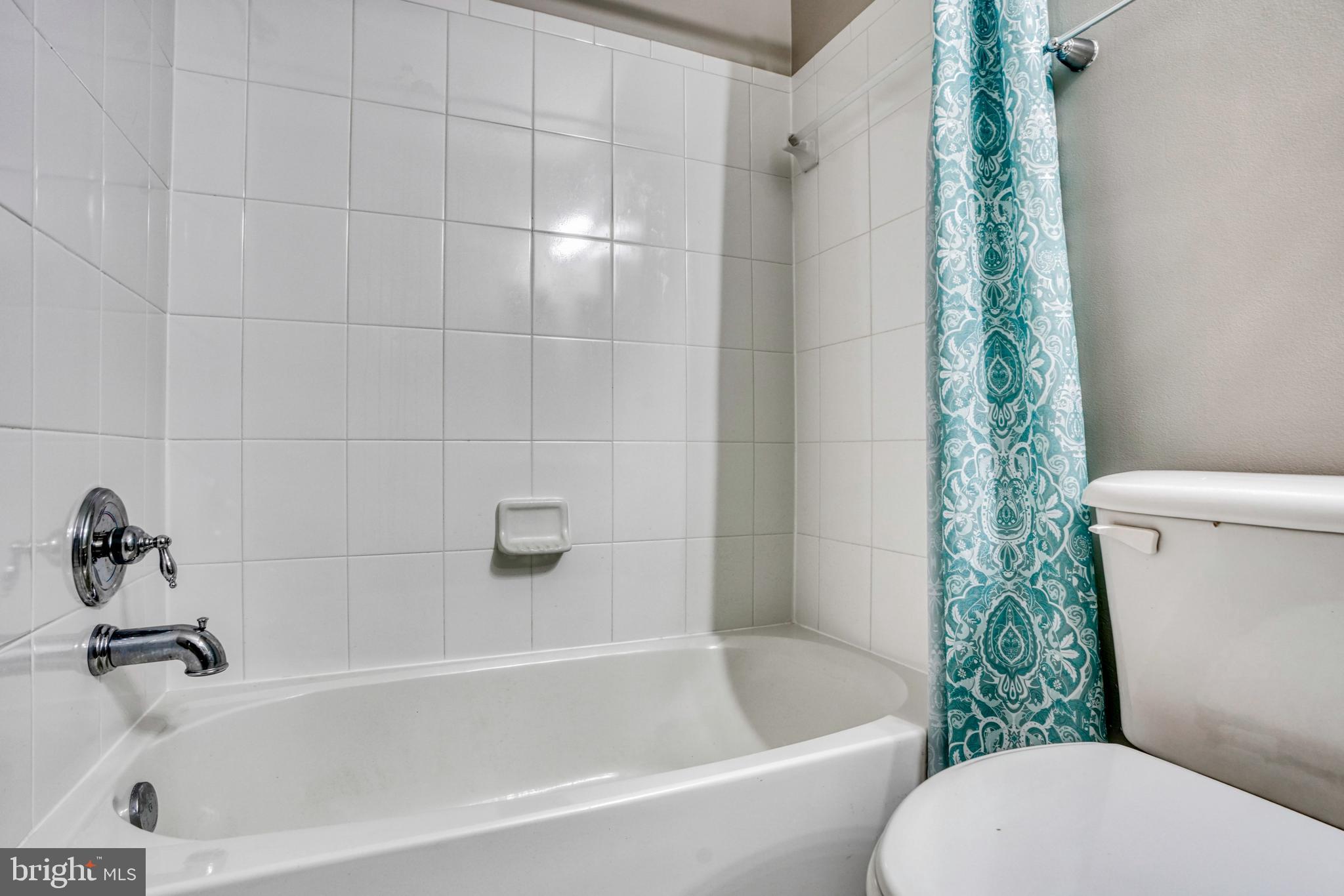 COURTYARDS AT WAVERLY WOODS EAST - Residential