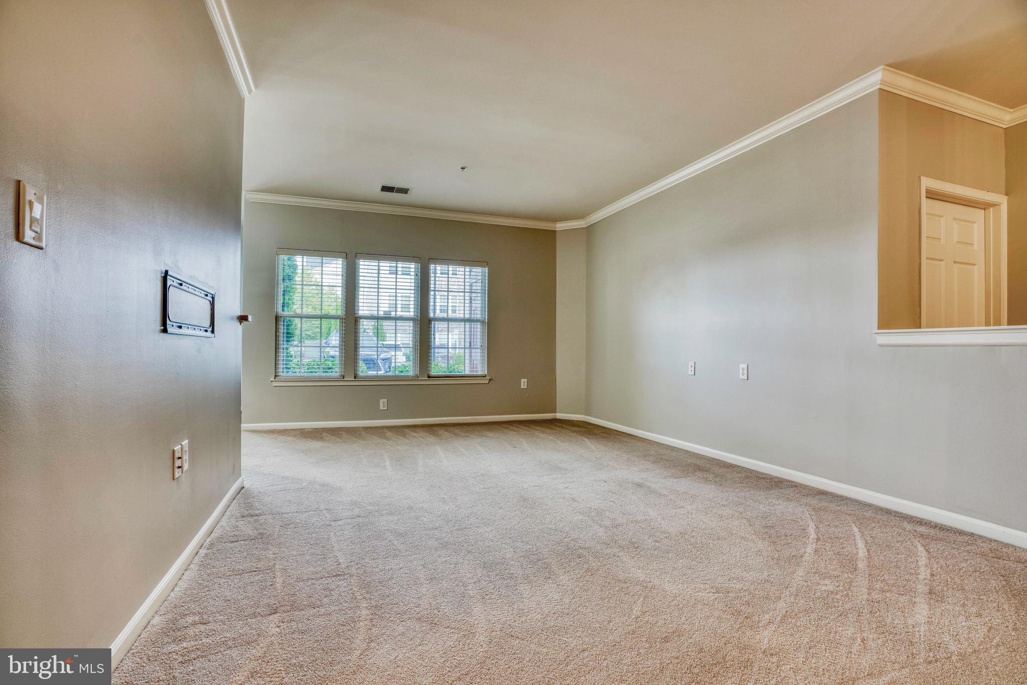 COURTYARDS AT WAVERLY WOODS EAST - Residential