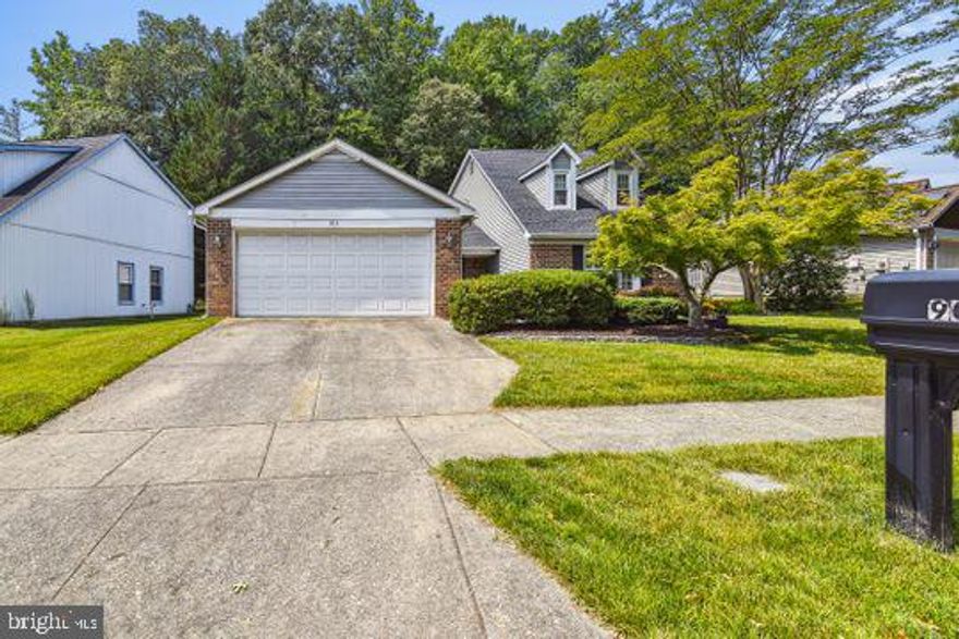 NEW CARPET>>> NEWPAINT>>> and NEW PRICE REDUCTION OF $40,000!!!
4 Bedrooms 3 Full Baths and 2 Car Garage on a nice yard featuring a SUN SHADE with remote control.
Master Bedrooms on 1st and 2nd Floor. This house is ready to go!
