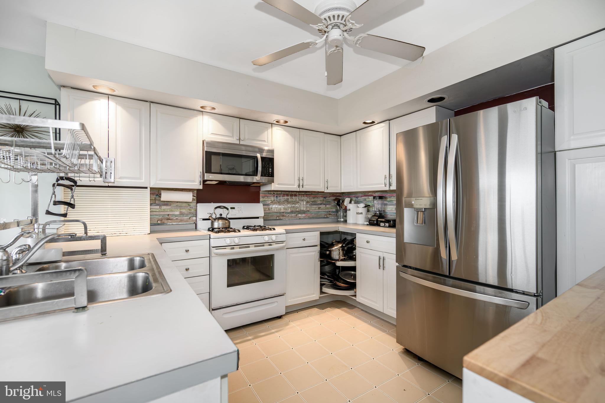 BAY VIEW ESTATES - Residential