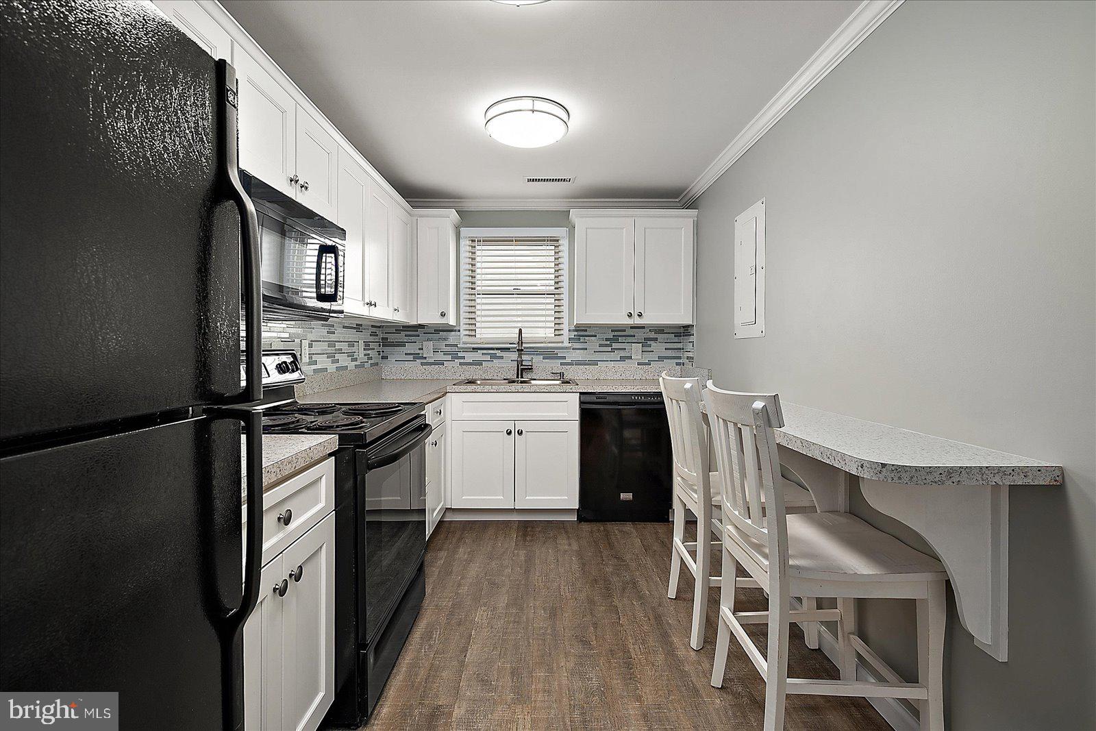 HITCHENS & TRIMPER - Residential Income