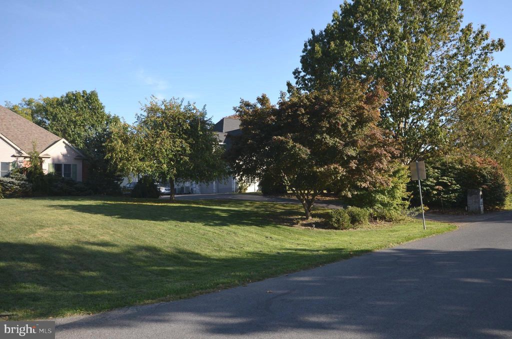 Photo of 3280 Muirfield Dr, CHAMBERSBURG, PA 17202 (MLS # PAFL2030442)
