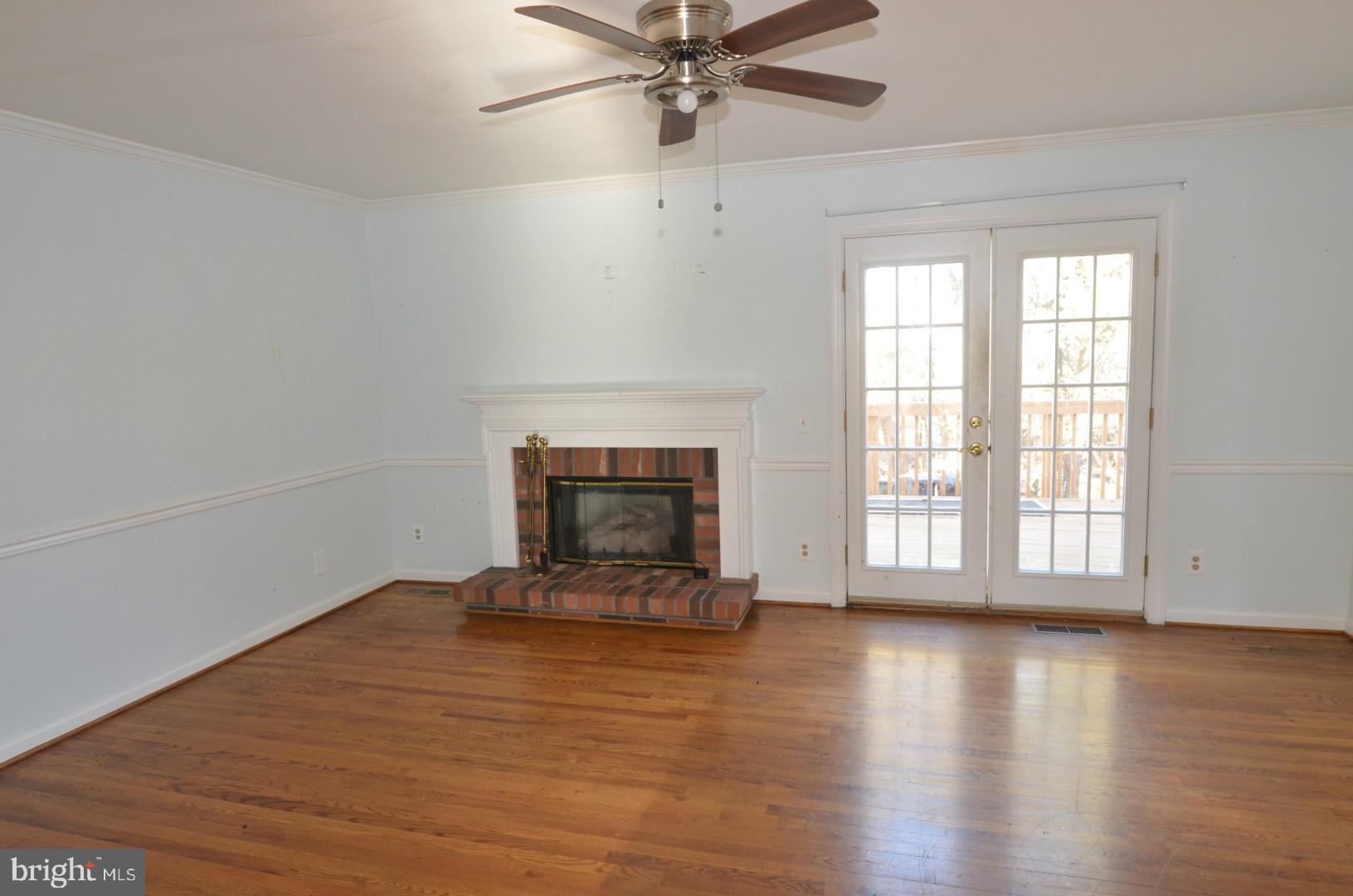 15913 N THAMES COURT