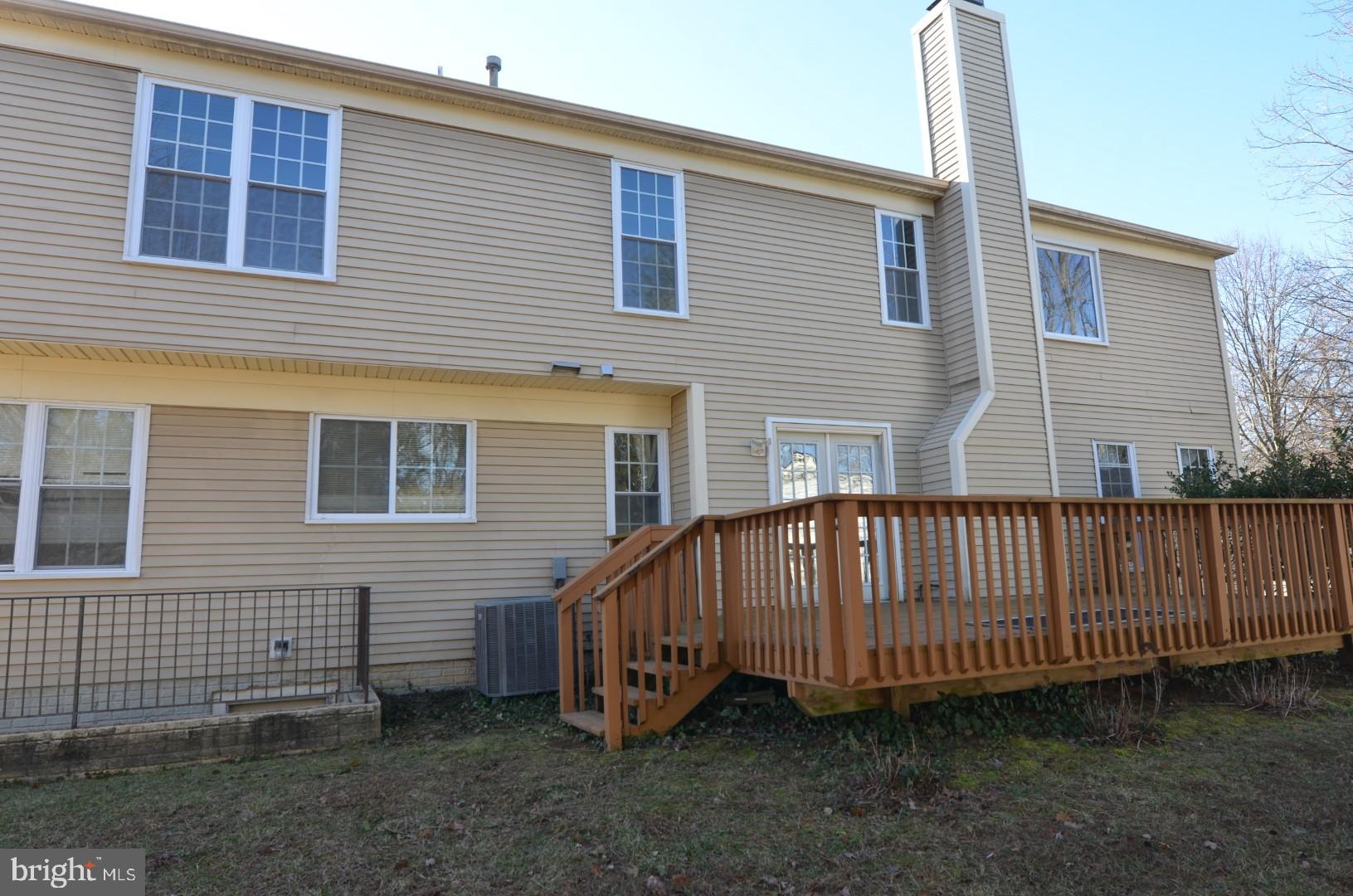 15913 N THAMES COURT