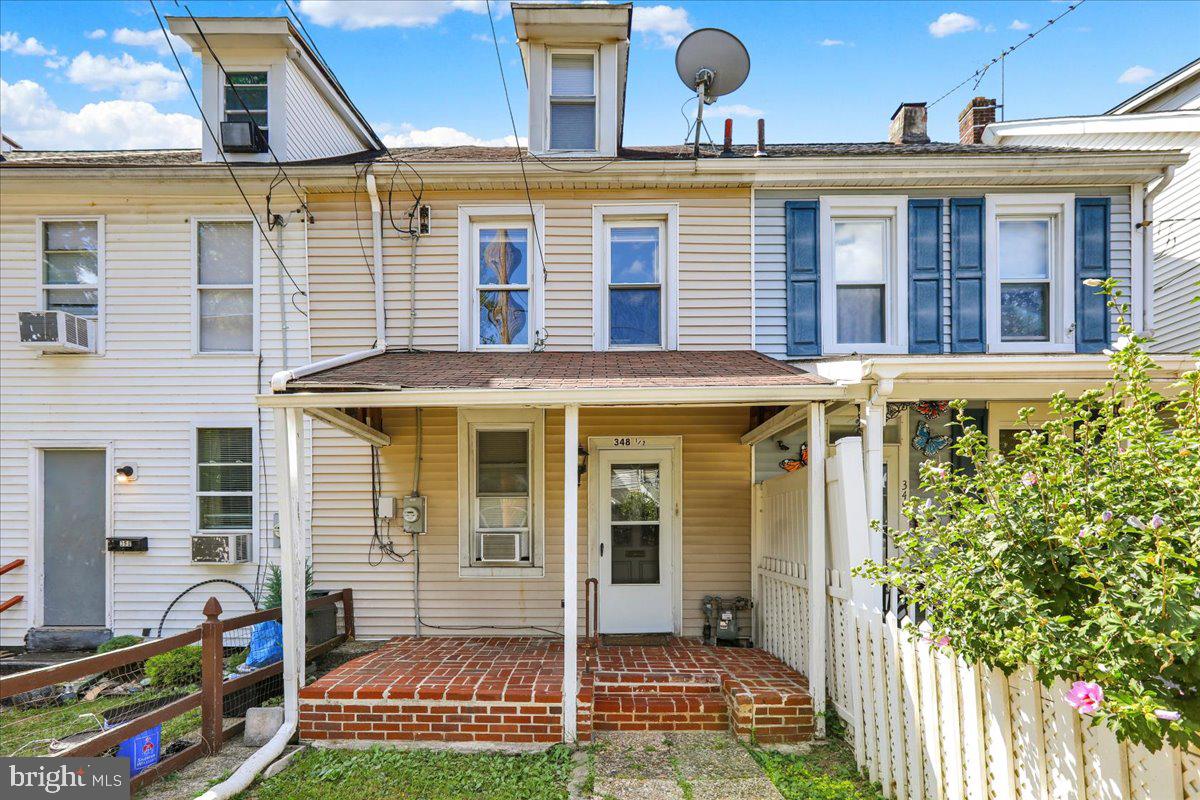 Great Investment Property! Schedule your showing today. Could also be a great first time home buyer property. Home has all new appliances and very nicely kept. Property also has a detached one car garage in the back of the home. Must see.