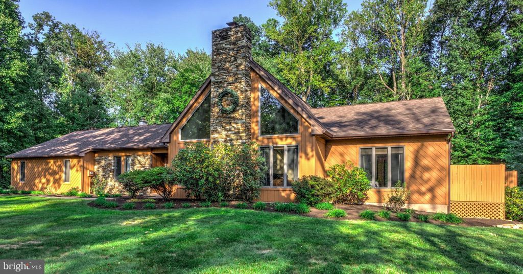 Photo of 893 Timberline Drive, Gap, PA 17527 (MLS # PALA2056626)