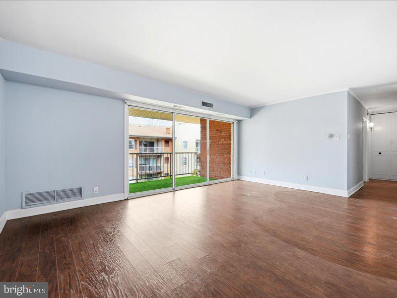 421 DRUMMERS LANE 421