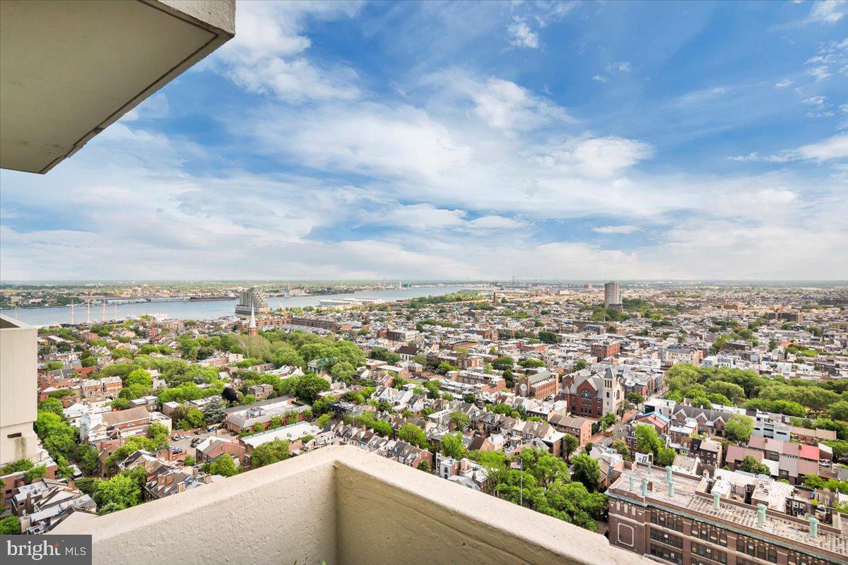 WASHINGTON SQ - Residential