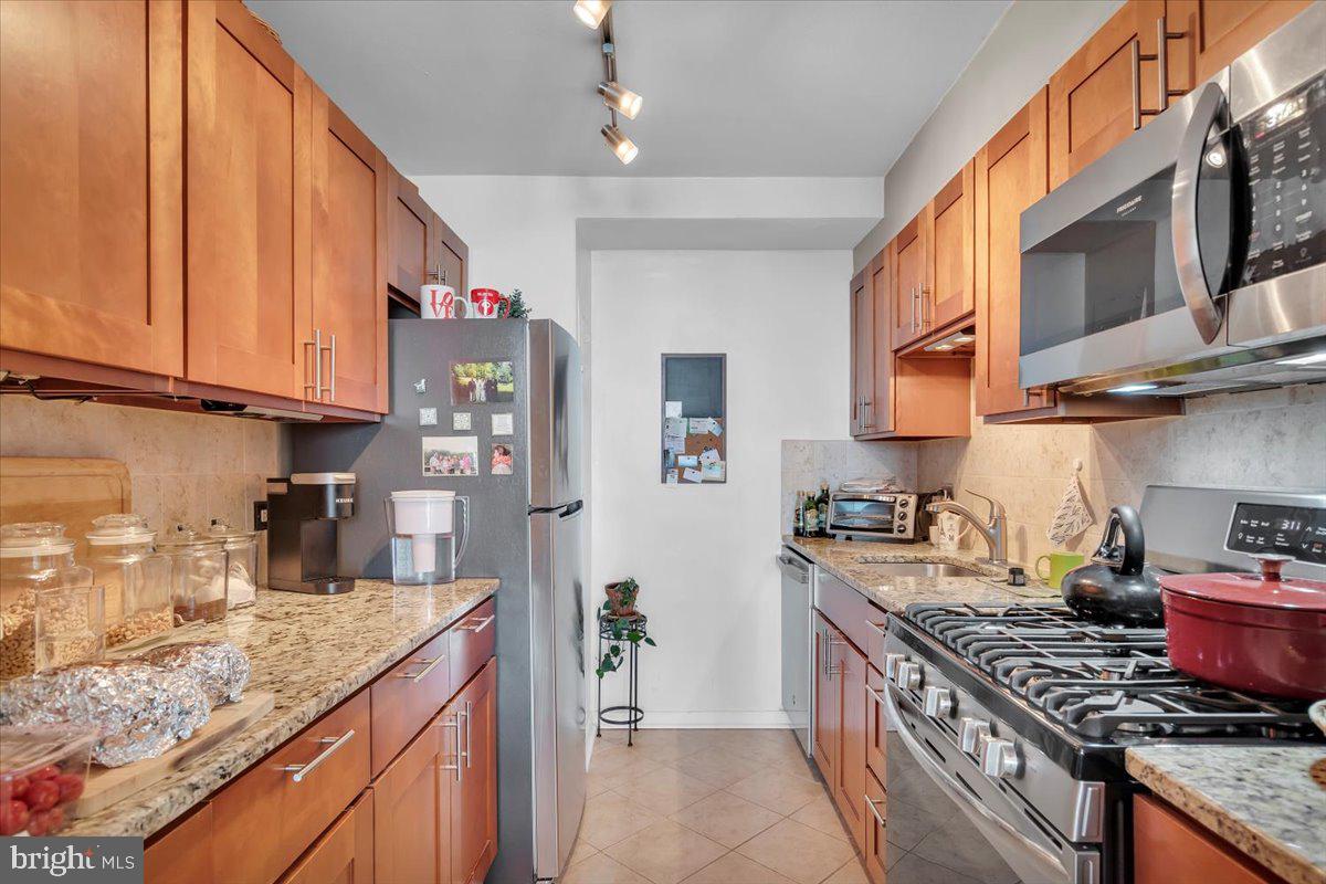 WASHINGTON SQ - Residential