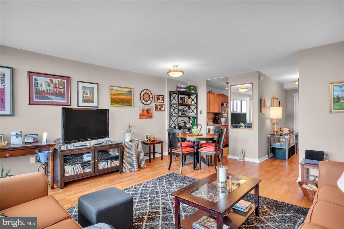 WASHINGTON SQ - Residential