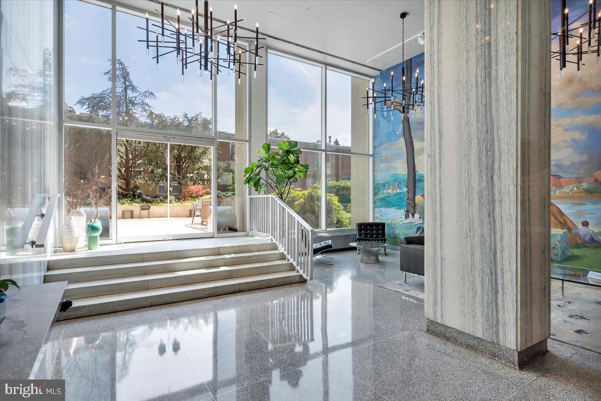 WASHINGTON SQ - Residential