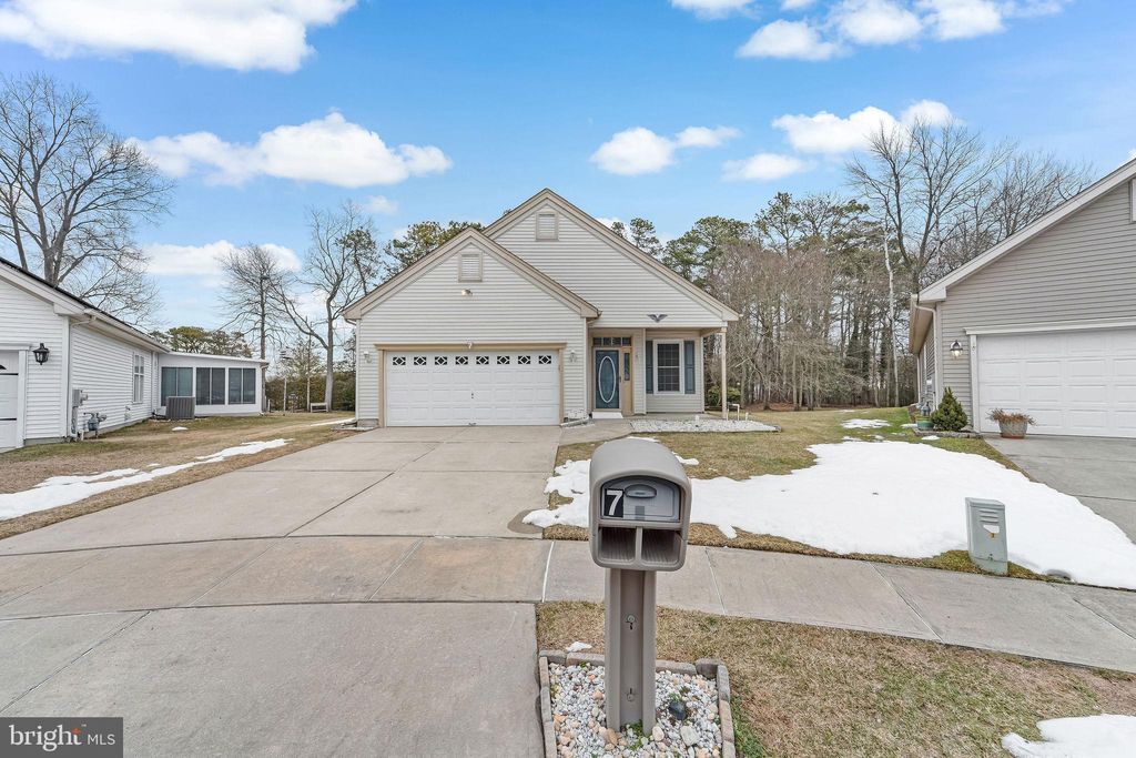 Photo of 7 Dutchess Court, SOUTHAMPTON, NJ 08088 (MLS # NJBL2106172)