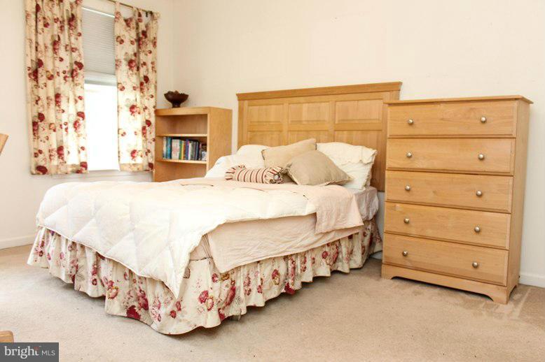 COVE POINT WOODS - Residential