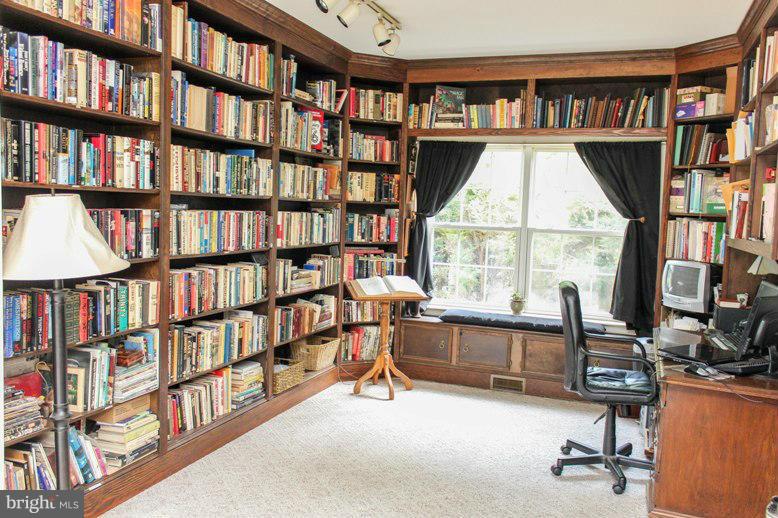 COVE POINT WOODS - Residential