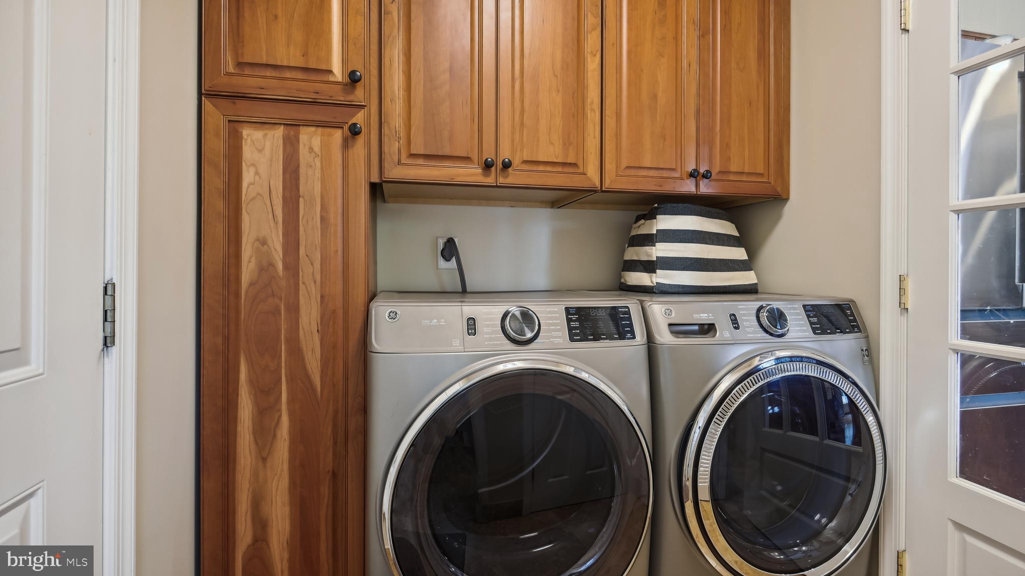 POTOMAC LAKES - Residential