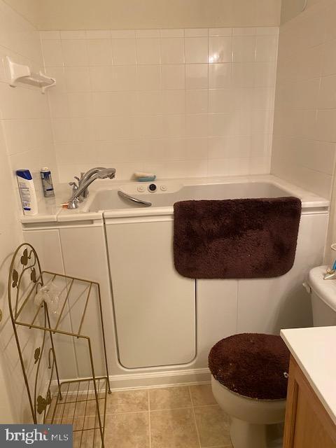 CAPTAIN'S COVE - Residential