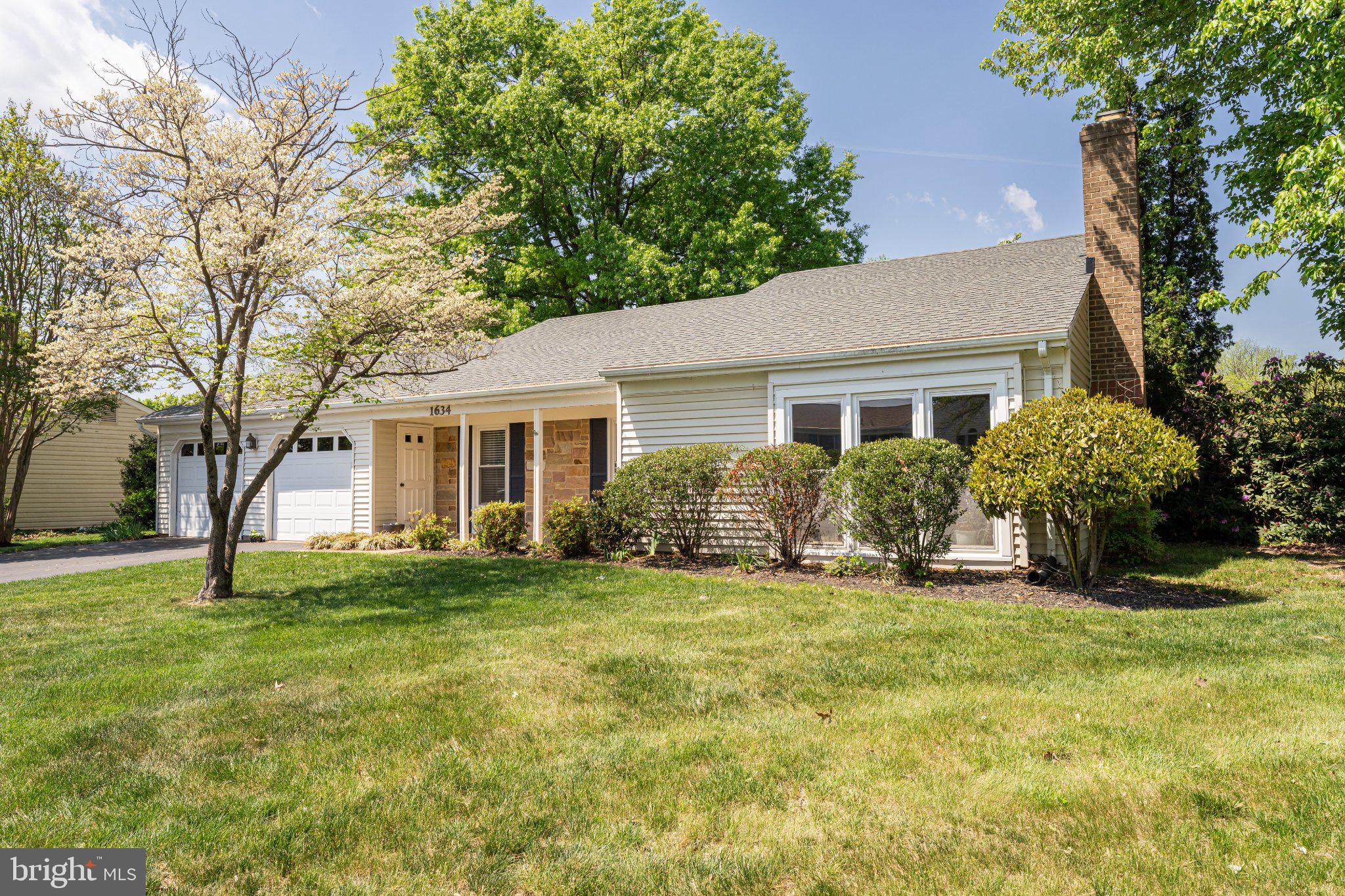 1634 NATHAN LN