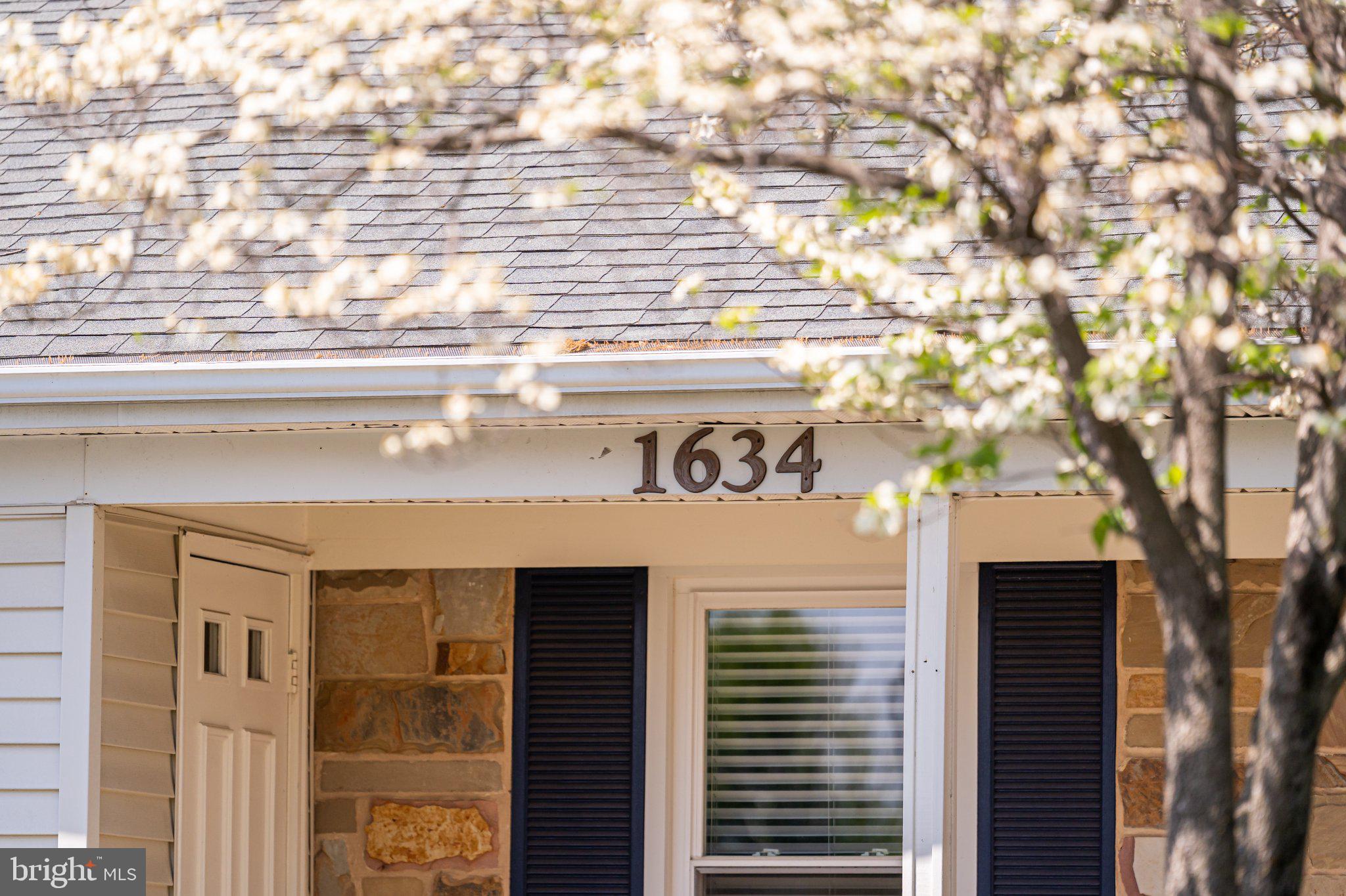 1634 NATHAN LN