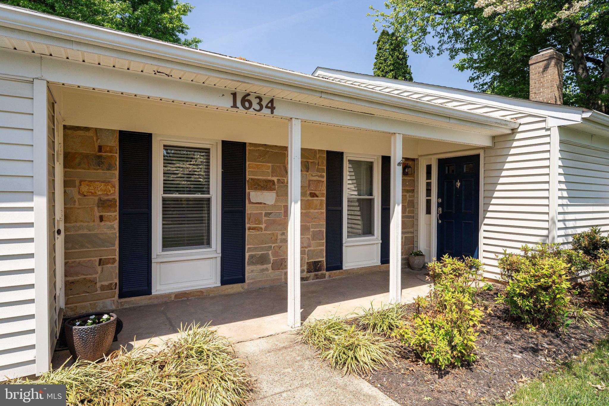 1634 NATHAN LN