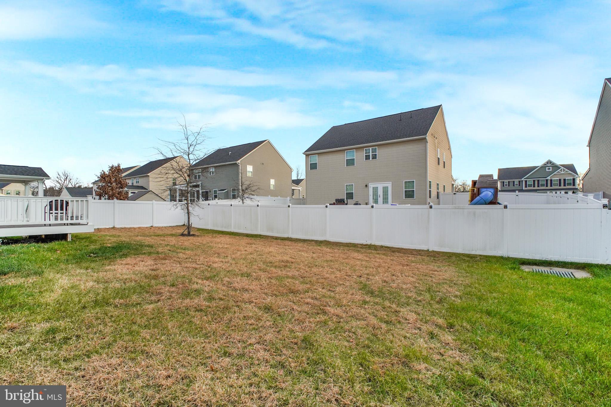 COURTHOUSE MANOR - Residential