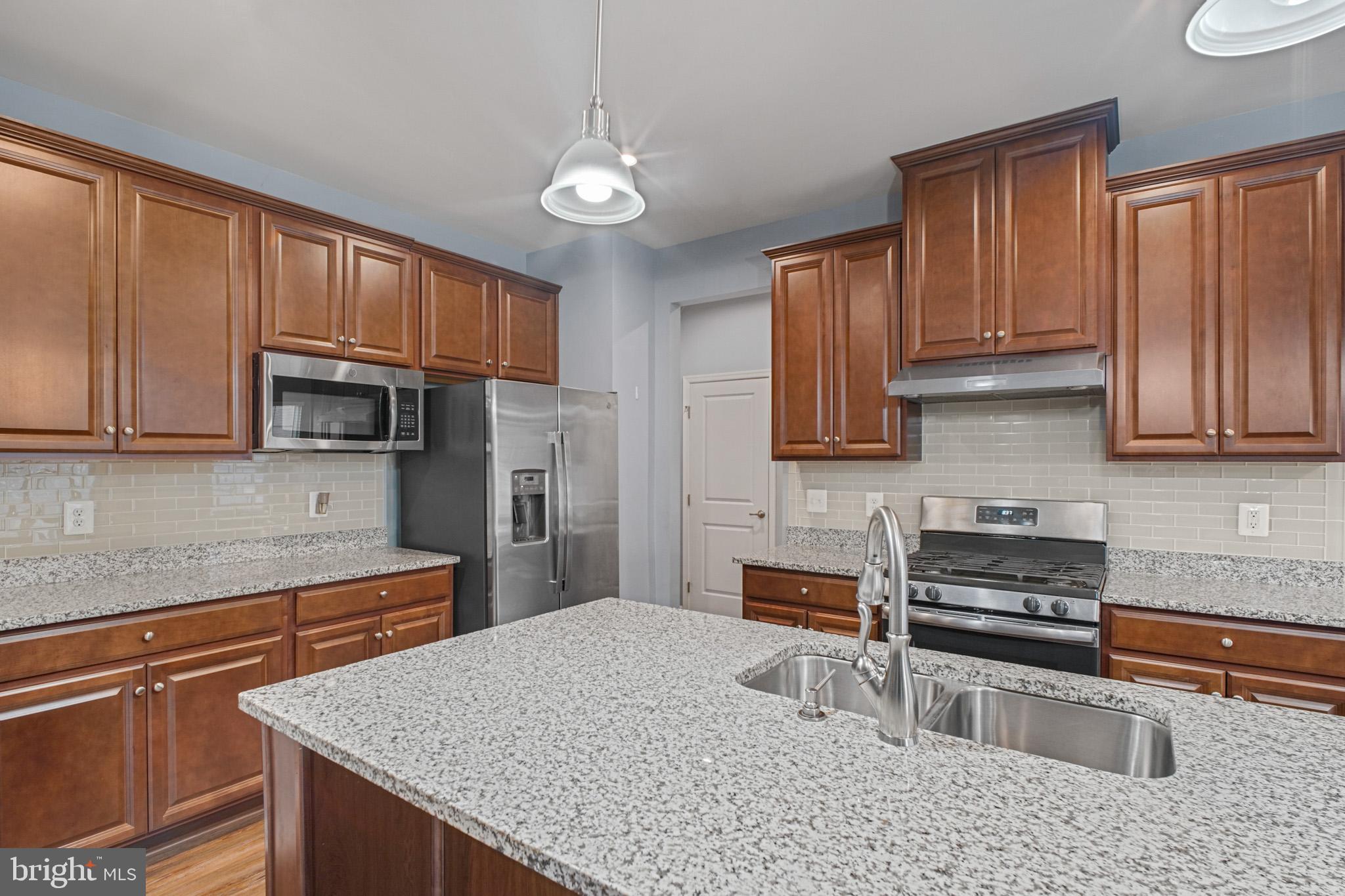 COURTHOUSE MANOR - Residential