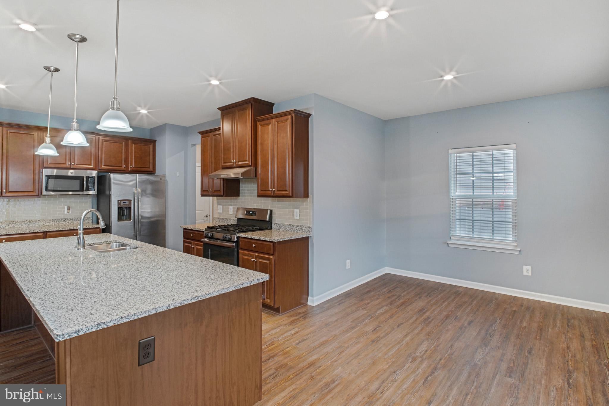 COURTHOUSE MANOR - Residential