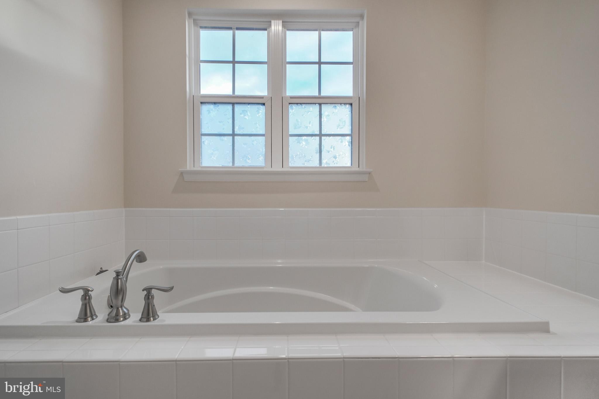 COURTHOUSE MANOR - Residential