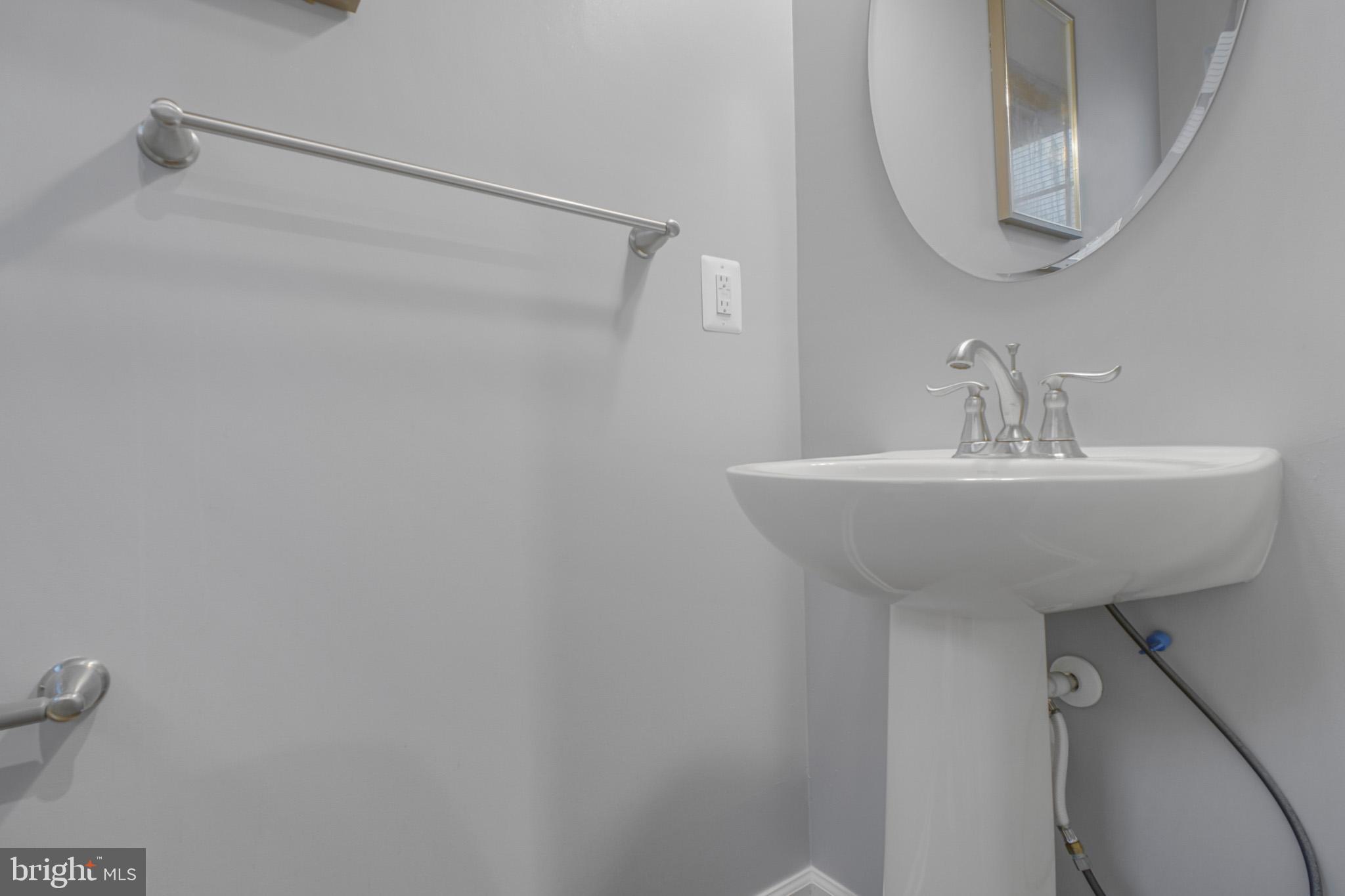 COURTHOUSE MANOR - Residential