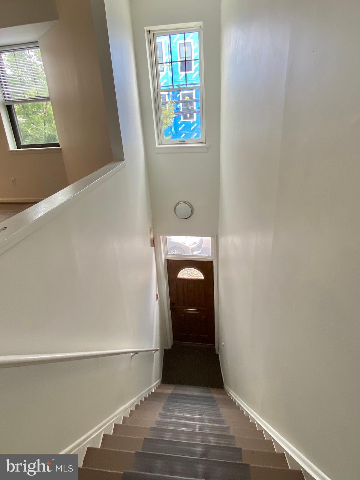 QUEEN VILLAGE - Residential Lease