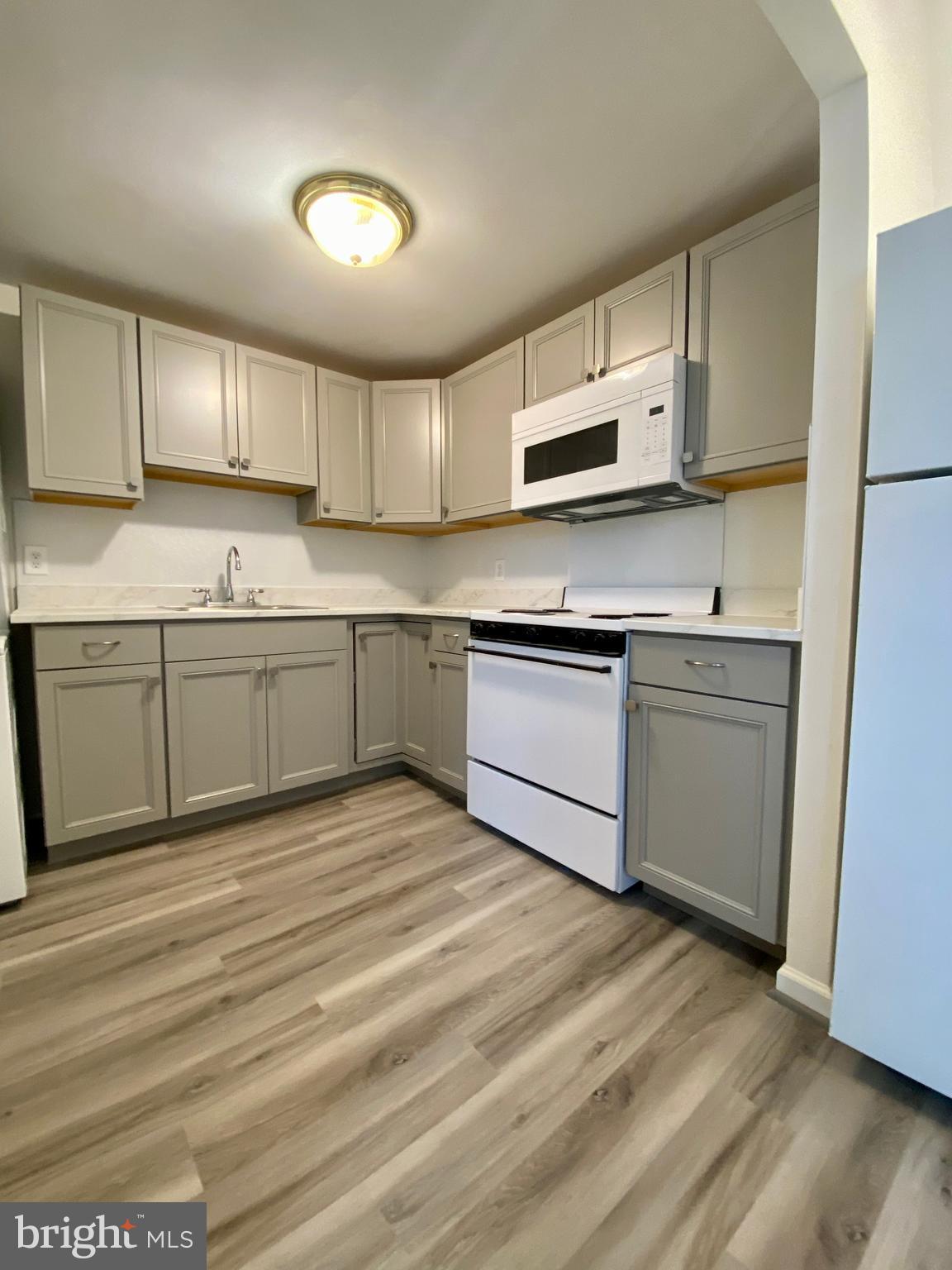 QUEEN VILLAGE - Residential Lease