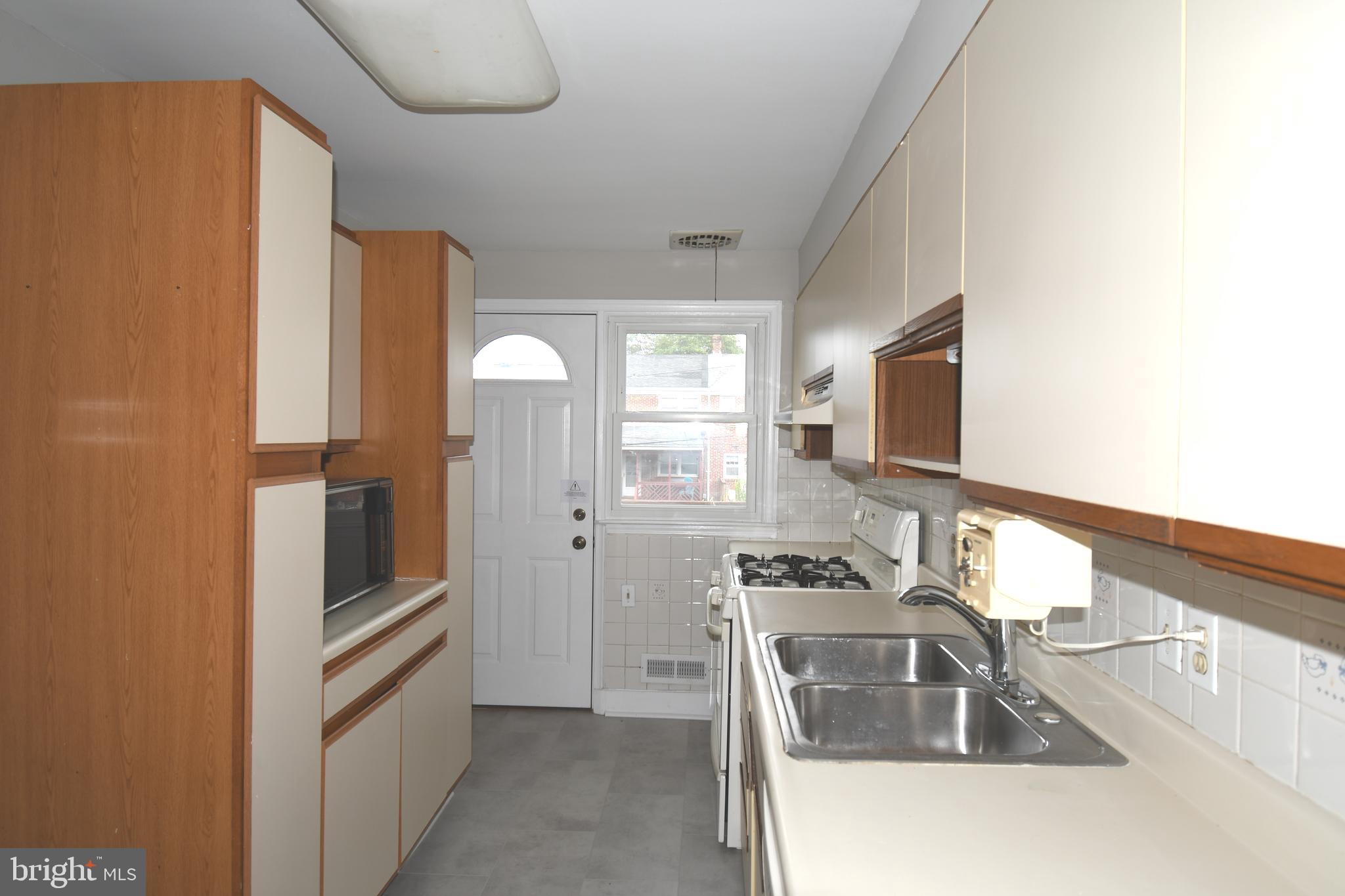 EDMONSON HEIGHTS - Residential Lease