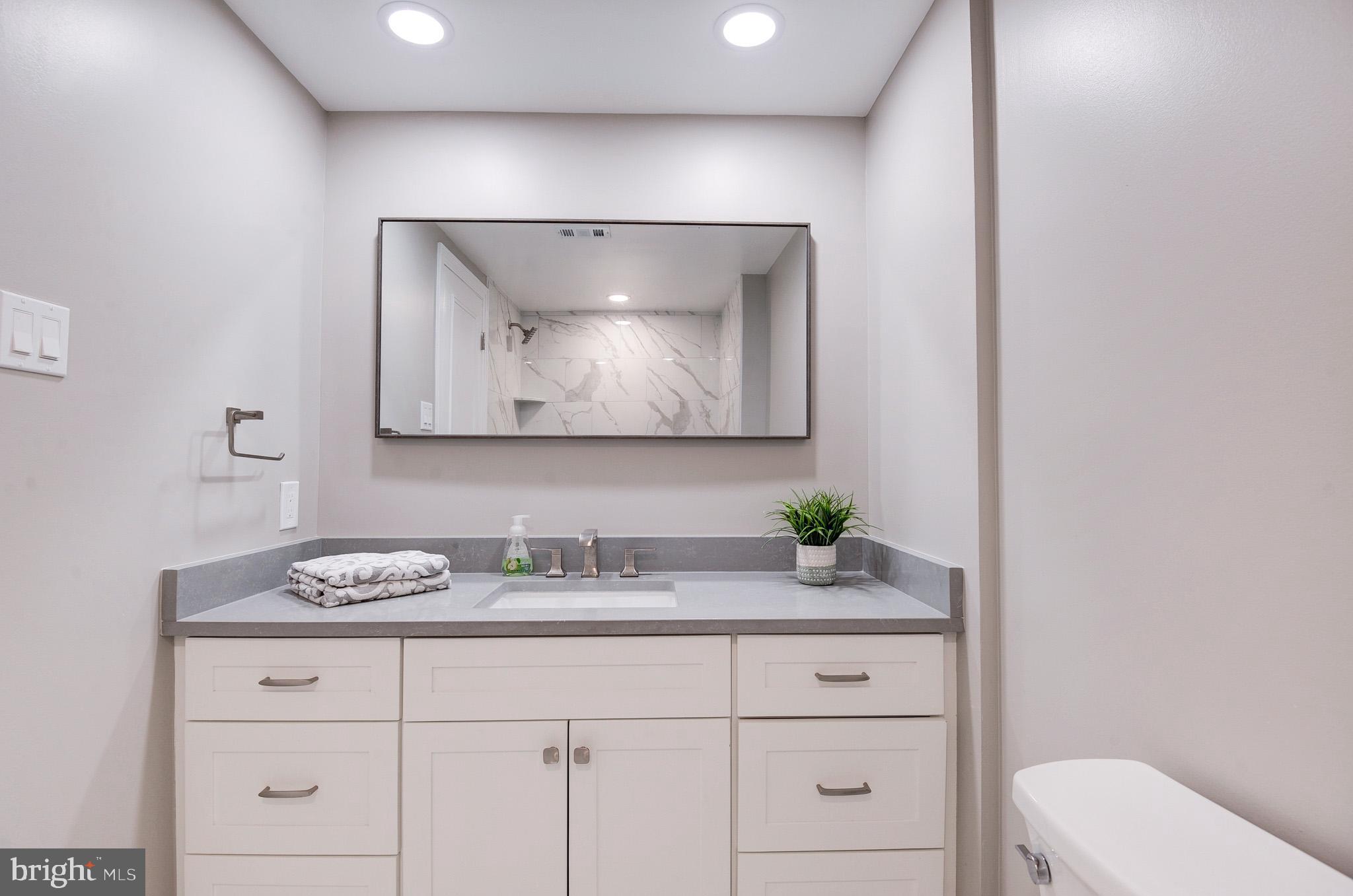 THE CARLETON OF CHEVY CHASE - Residential Lease