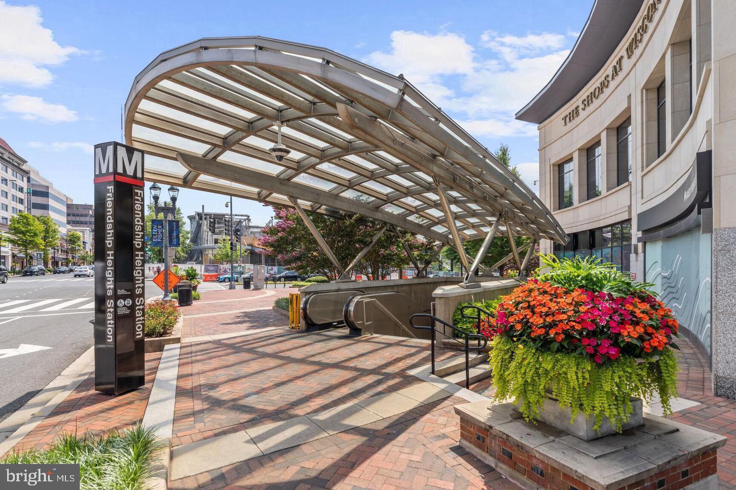 THE CARLETON OF CHEVY CHASE - Residential Lease