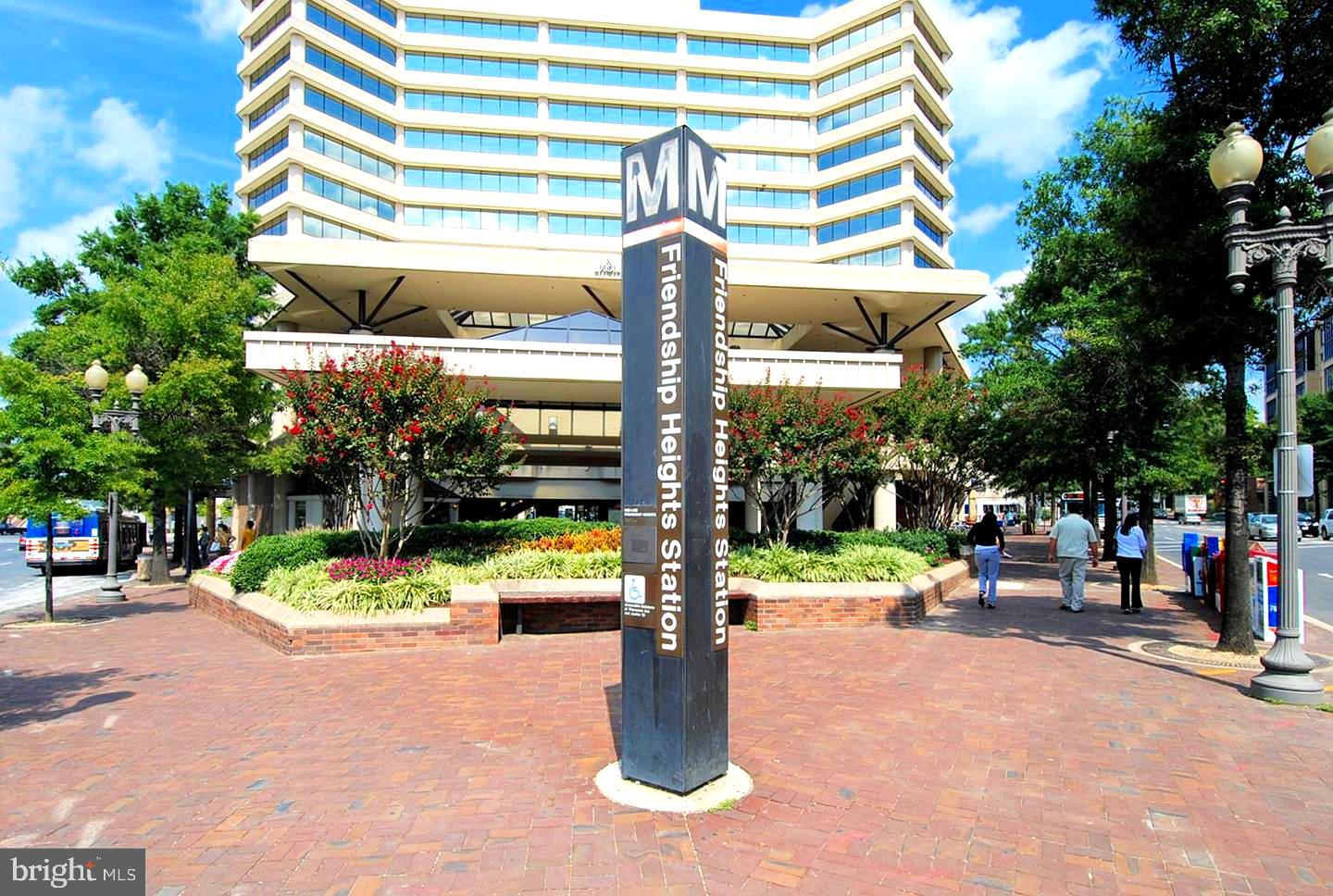 THE CARLETON OF CHEVY CHASE - Residential Lease