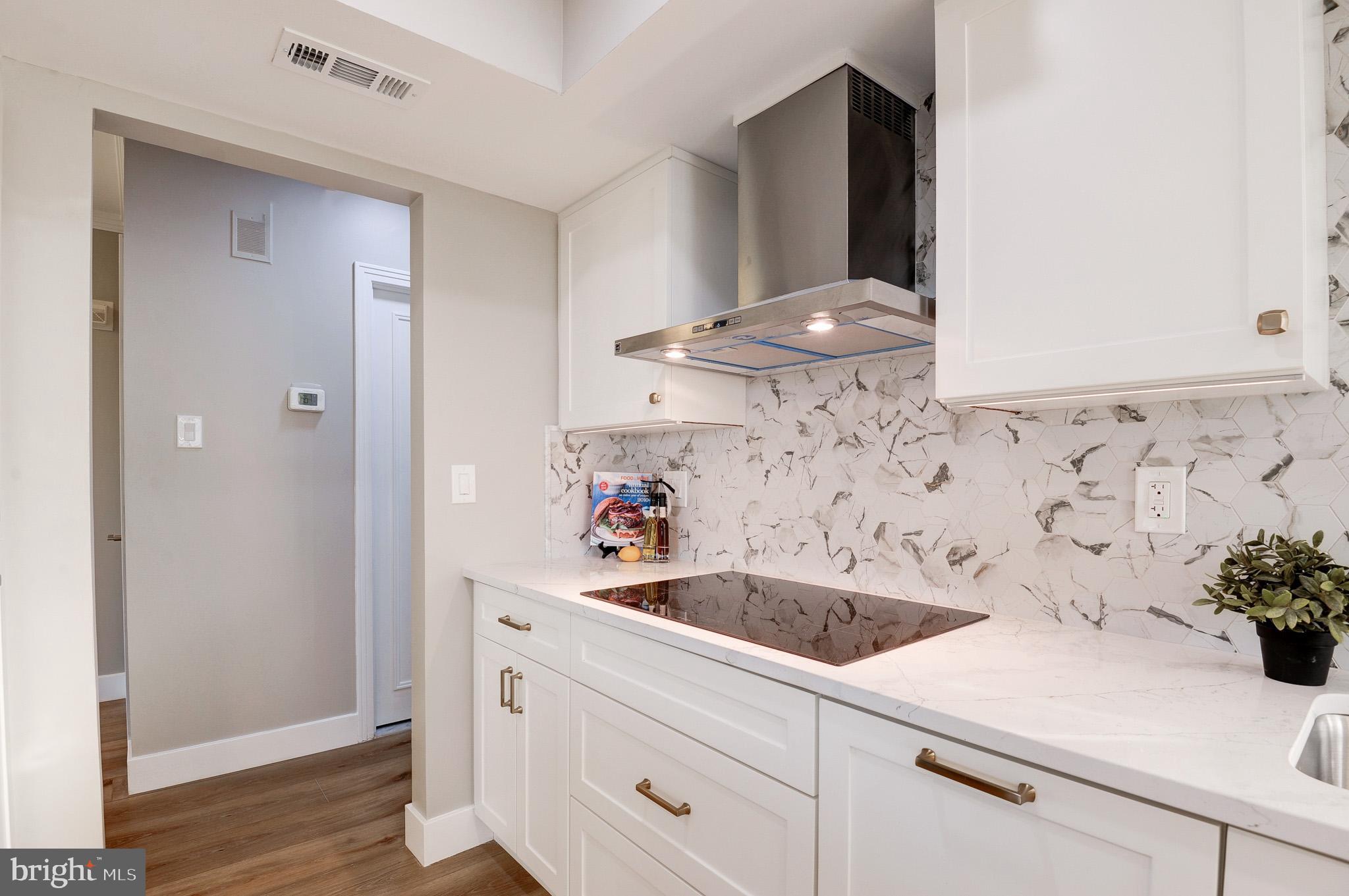 THE CARLETON OF CHEVY CHASE - Residential Lease