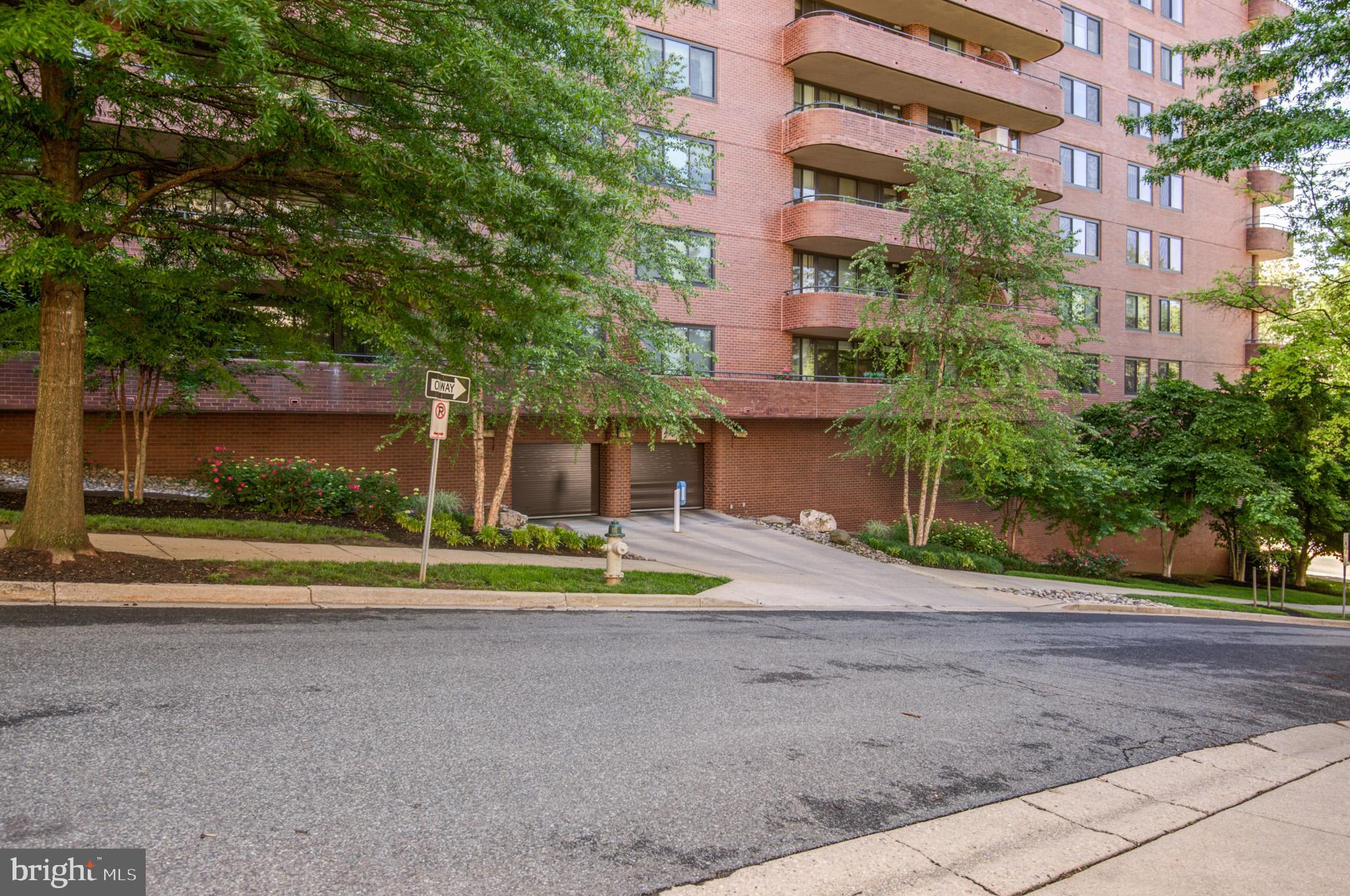THE CARLETON OF CHEVY CHASE - Residential Lease