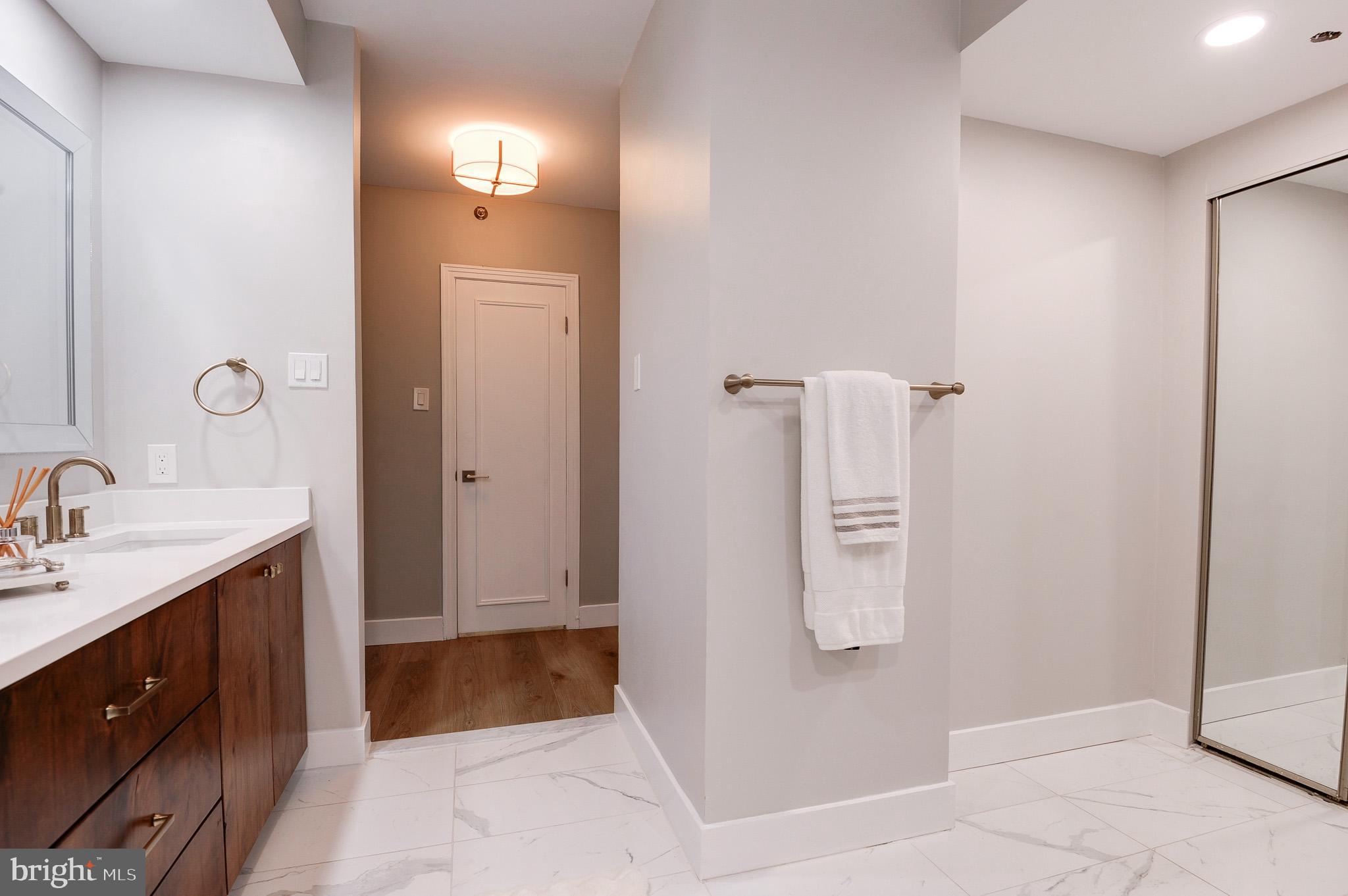 THE CARLETON OF CHEVY CHASE - Residential Lease