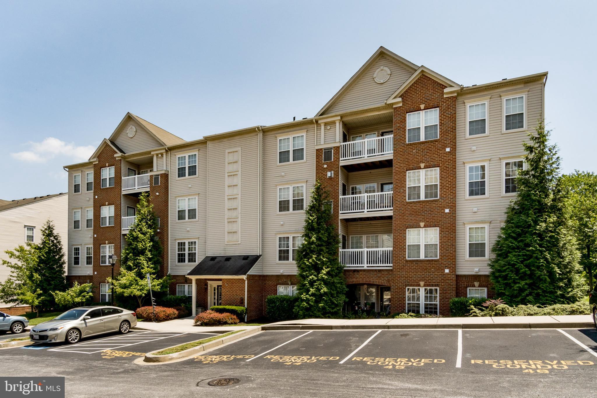 ELKRIDGE CROSSING - Residential