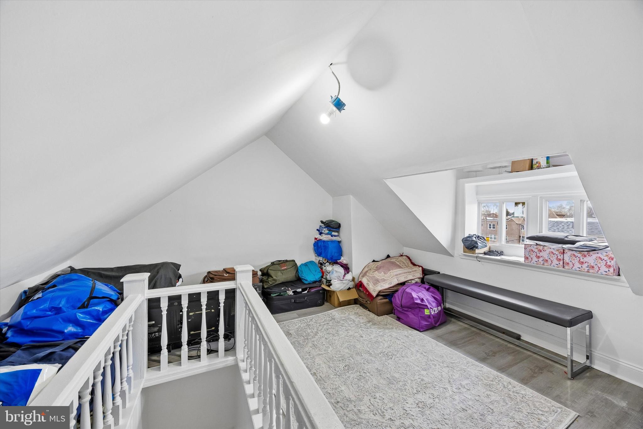 LAWNDALE - Commercial Sale