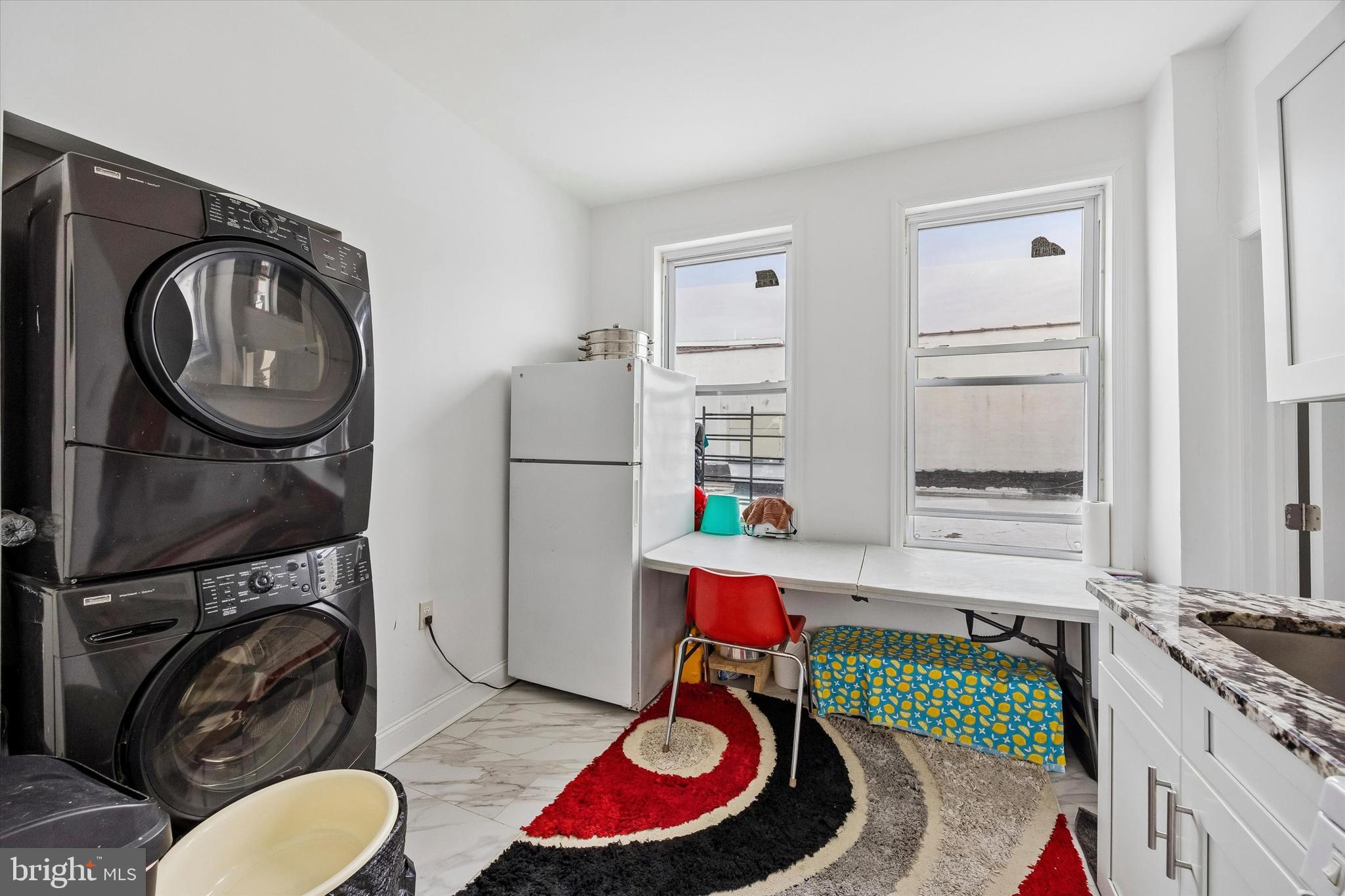 LAWNDALE - Commercial Sale