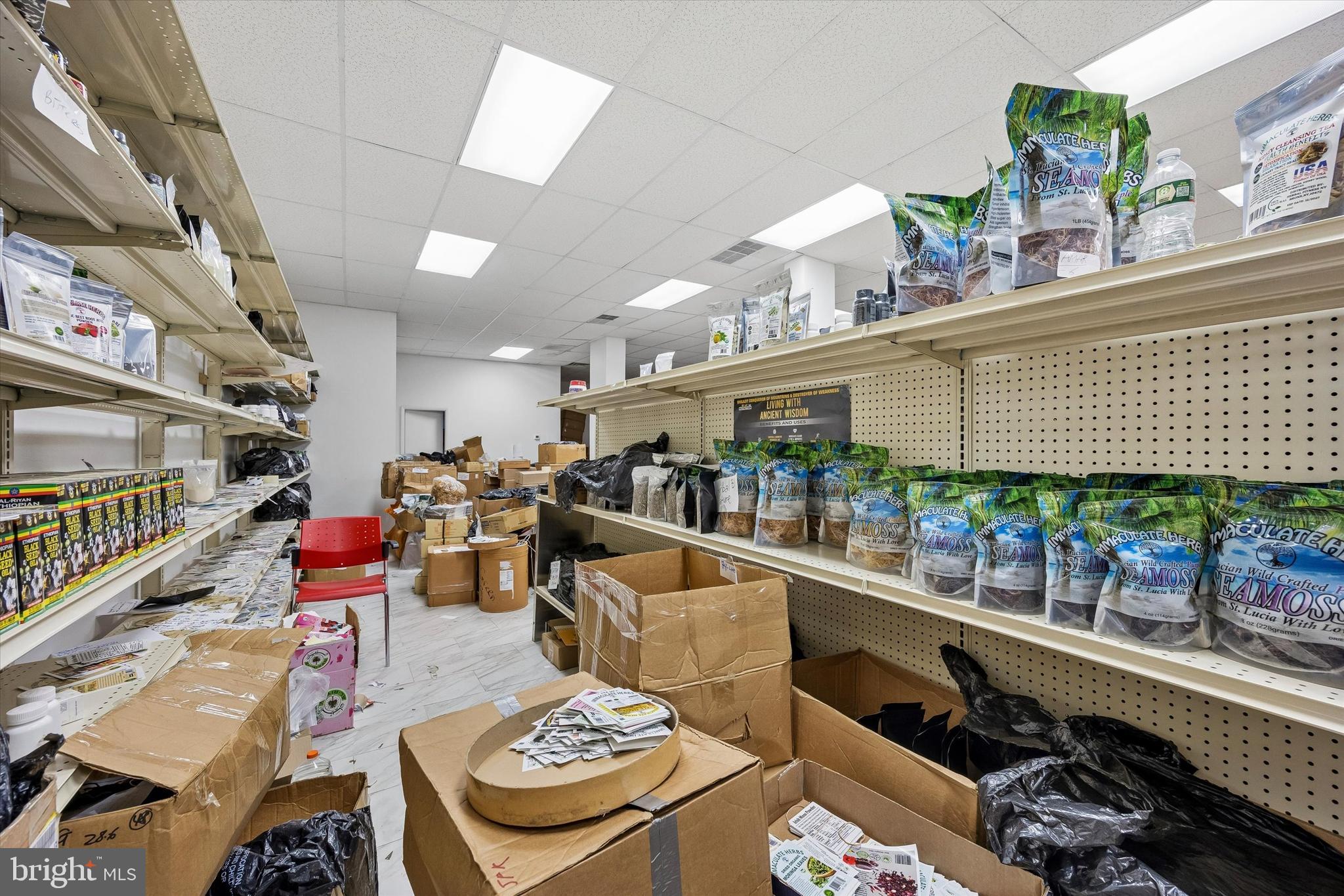 LAWNDALE - Commercial Sale