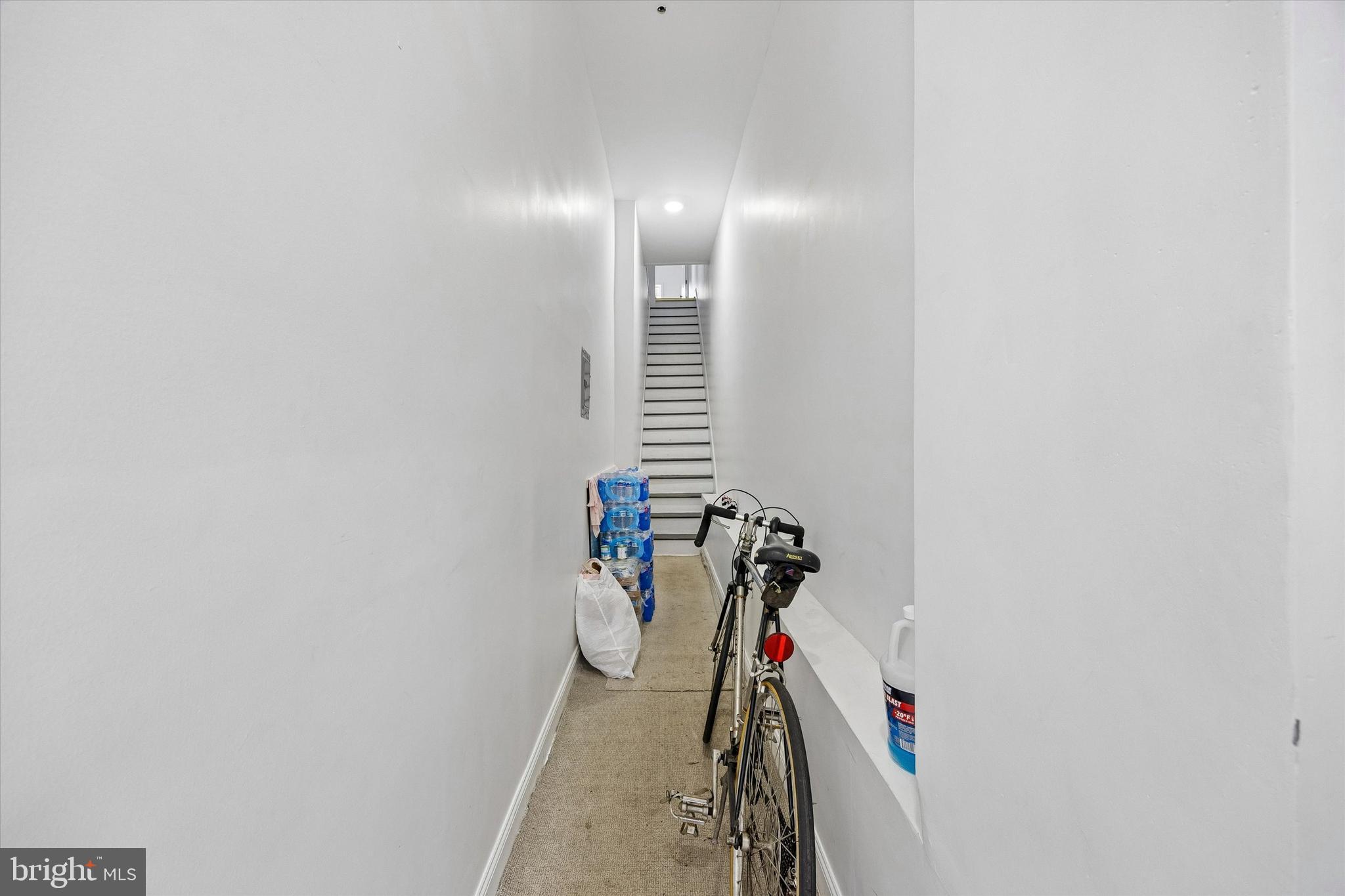 LAWNDALE - Commercial Sale