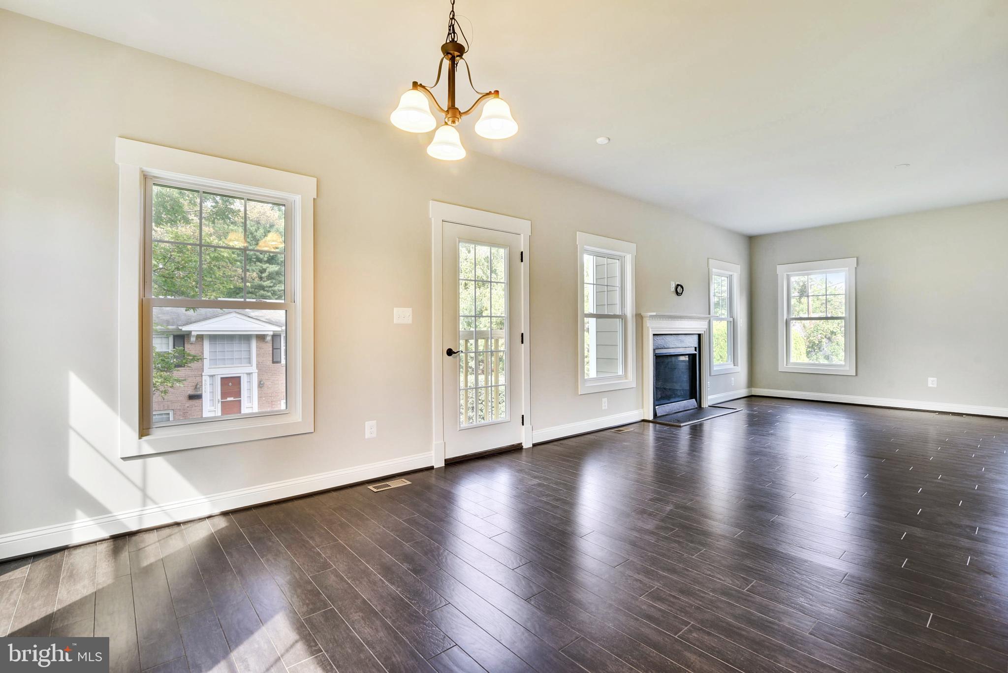 DOUGLAS PARK - Residential