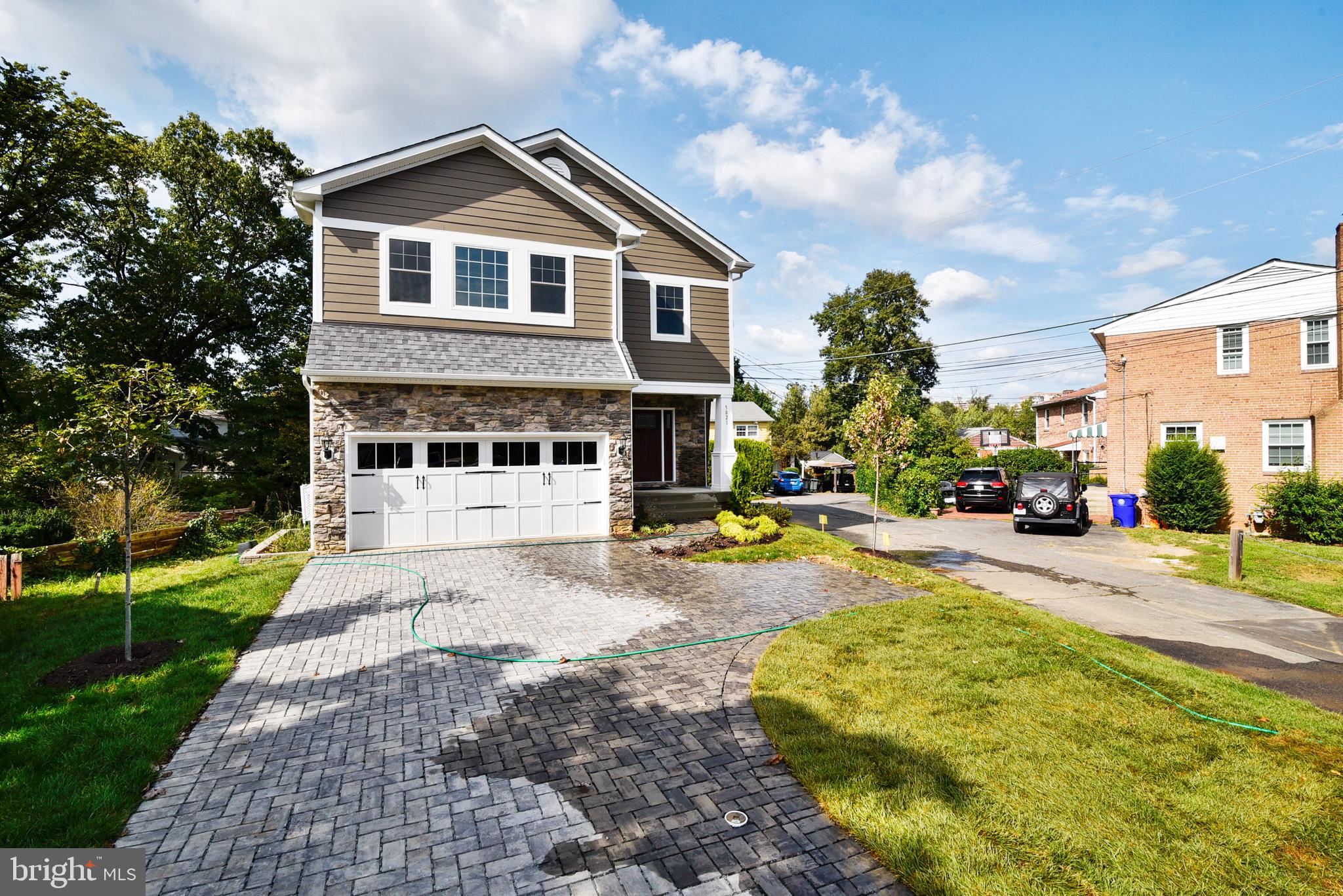 DOUGLAS PARK - Residential