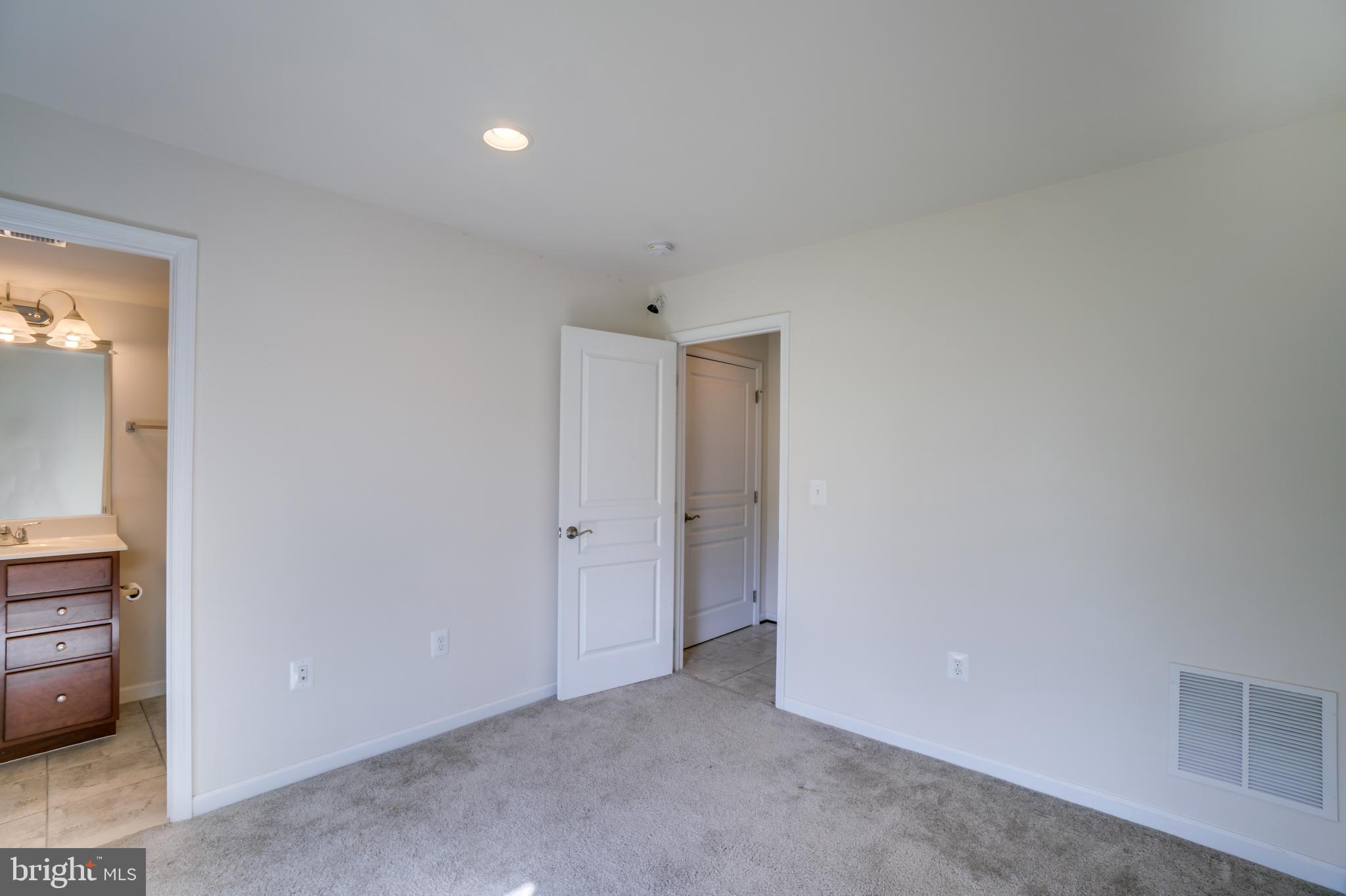 HERITAGE CROSSING - Residential