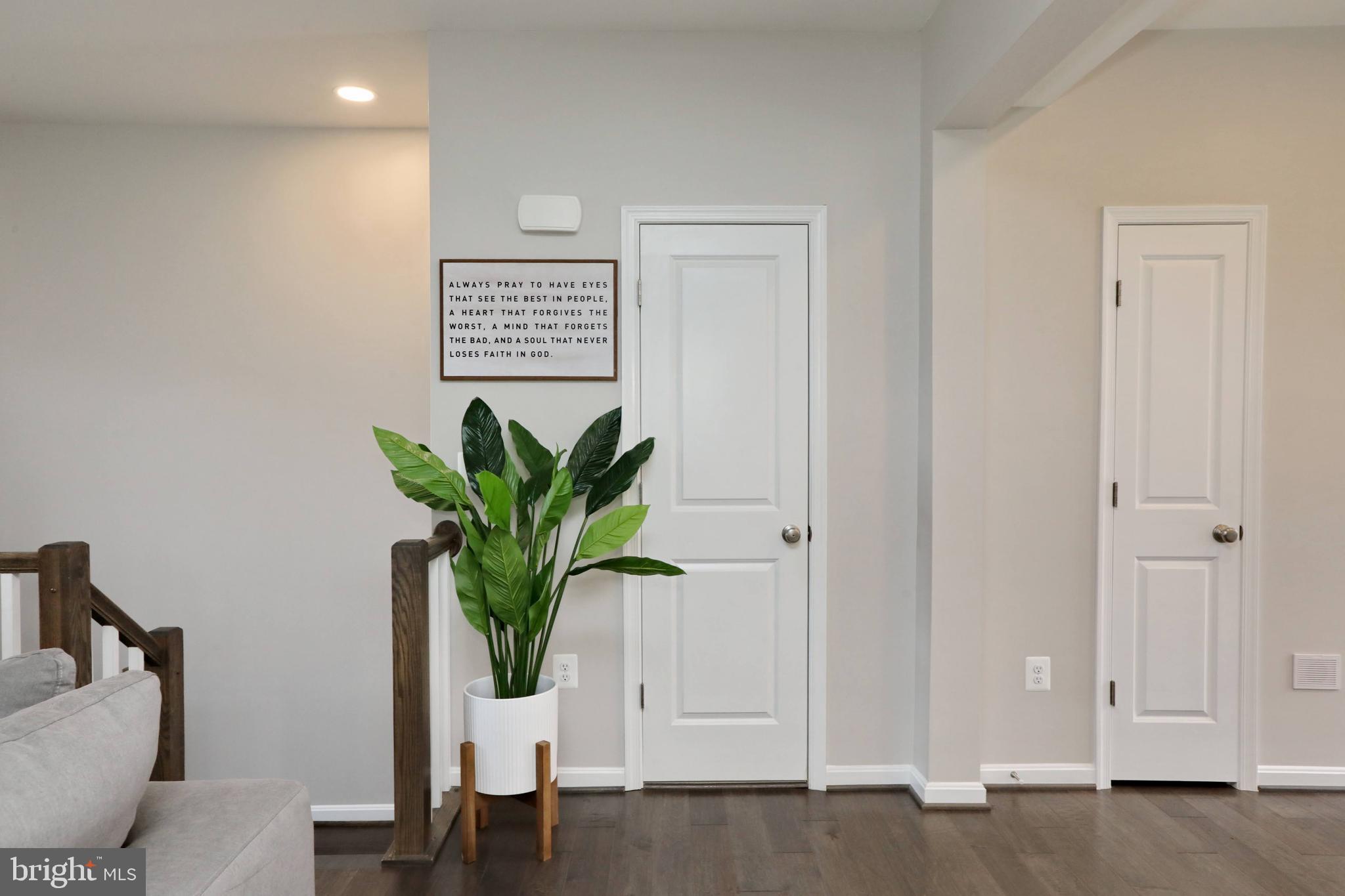 THE VILLAGES OF STEEPLECHASE - Residential Lease