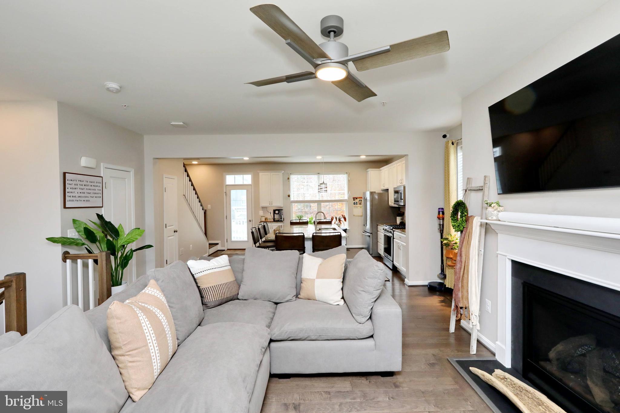 THE VILLAGES OF STEEPLECHASE - Residential Lease