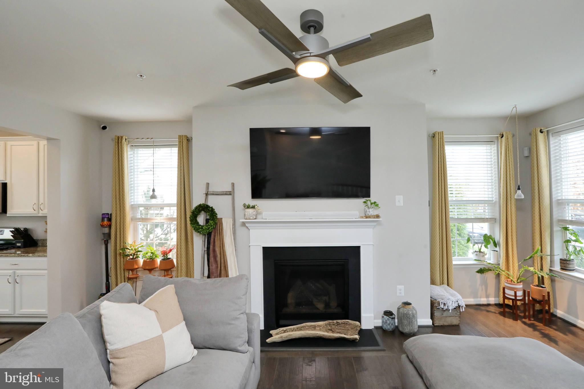 THE VILLAGES OF STEEPLECHASE - Residential Lease