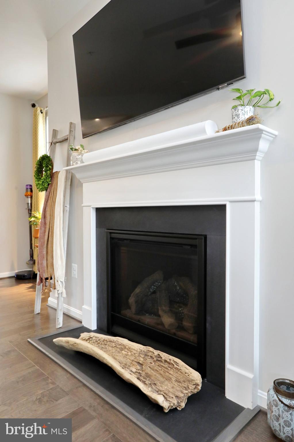 THE VILLAGES OF STEEPLECHASE - Residential Lease